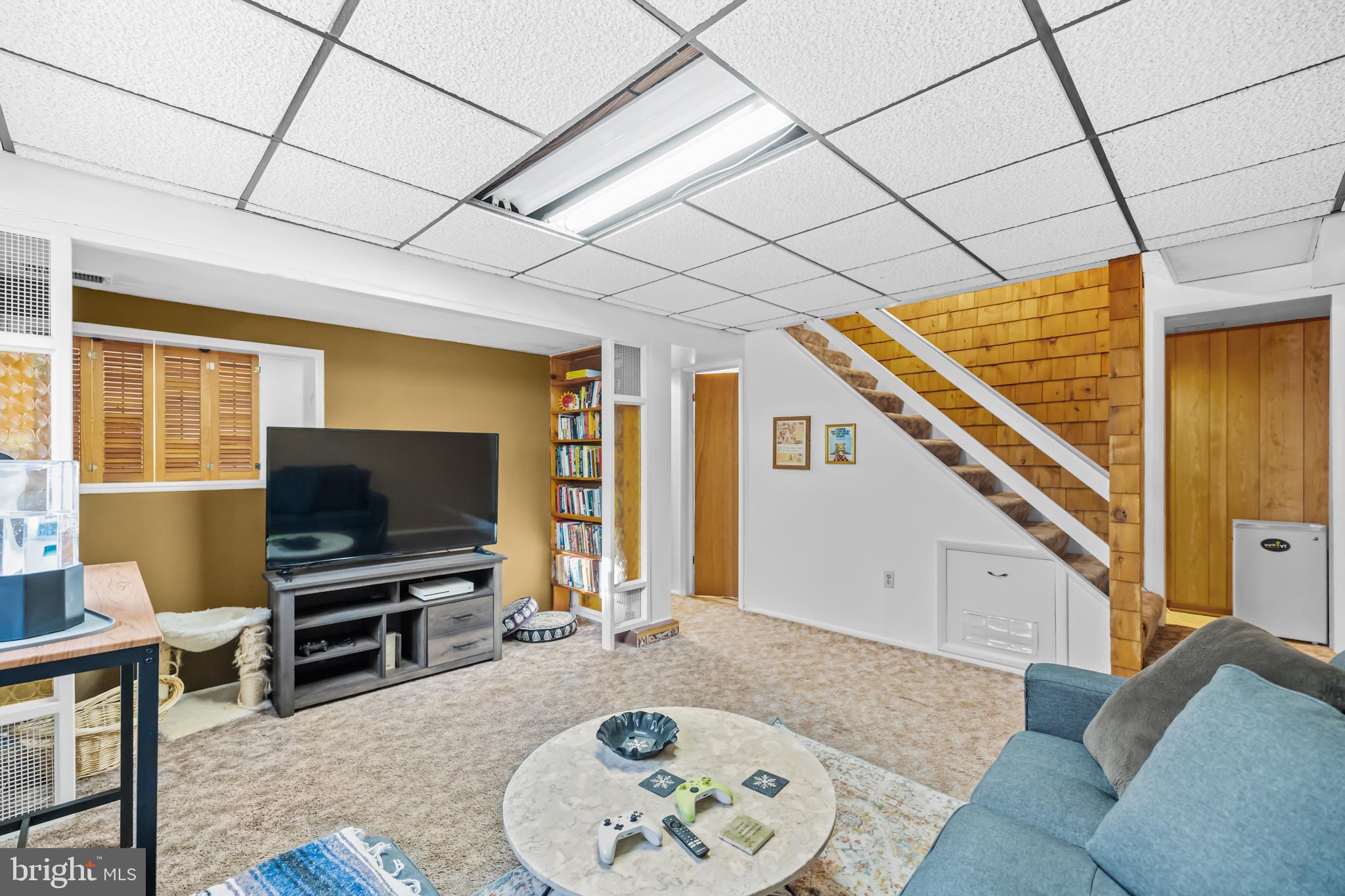 POINT OF WOODS - Residential