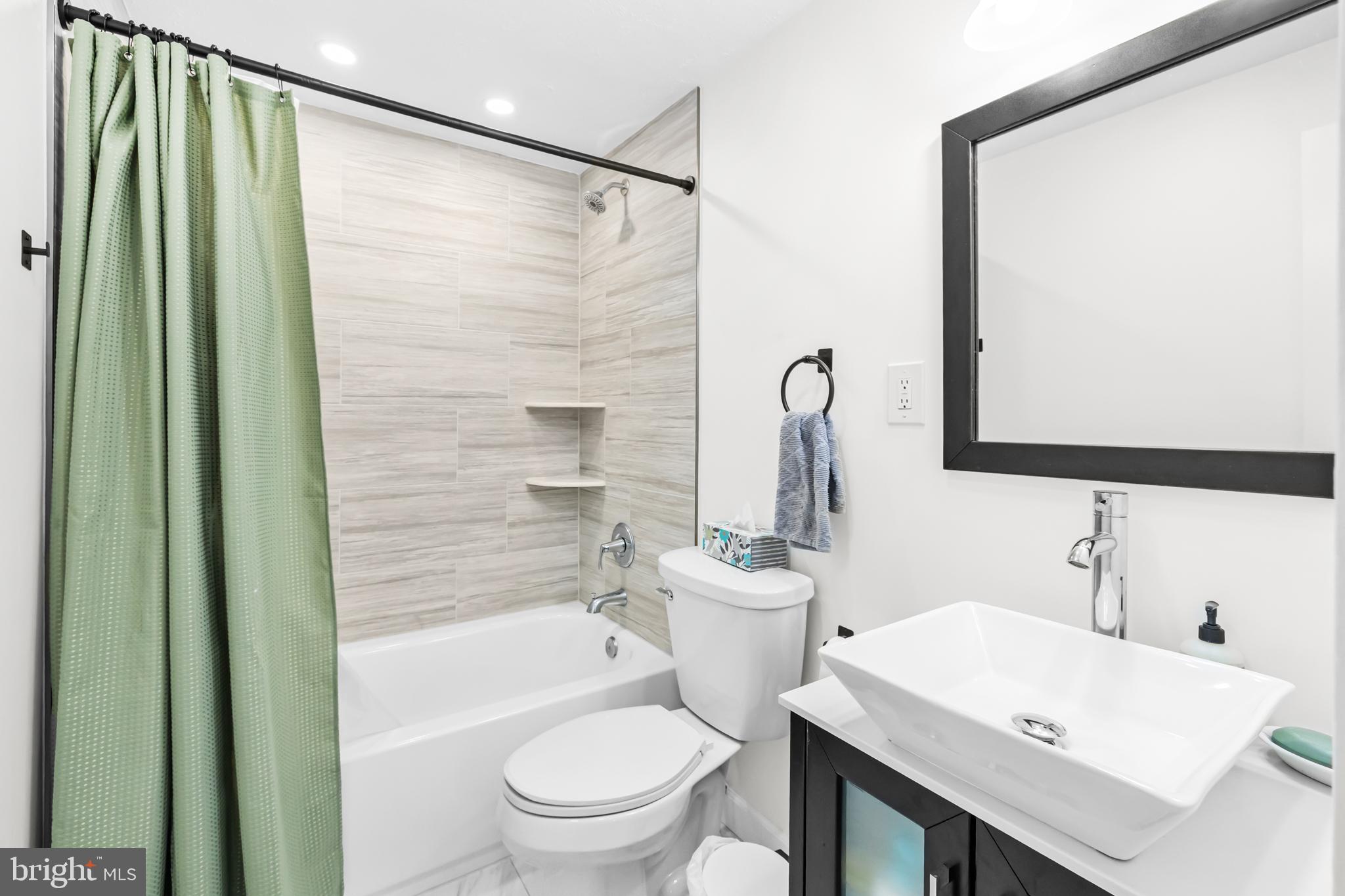 POINT OF WOODS - Residential