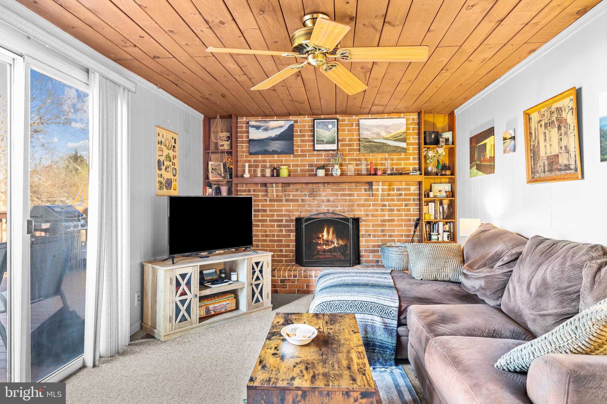 POINT OF WOODS - Residential