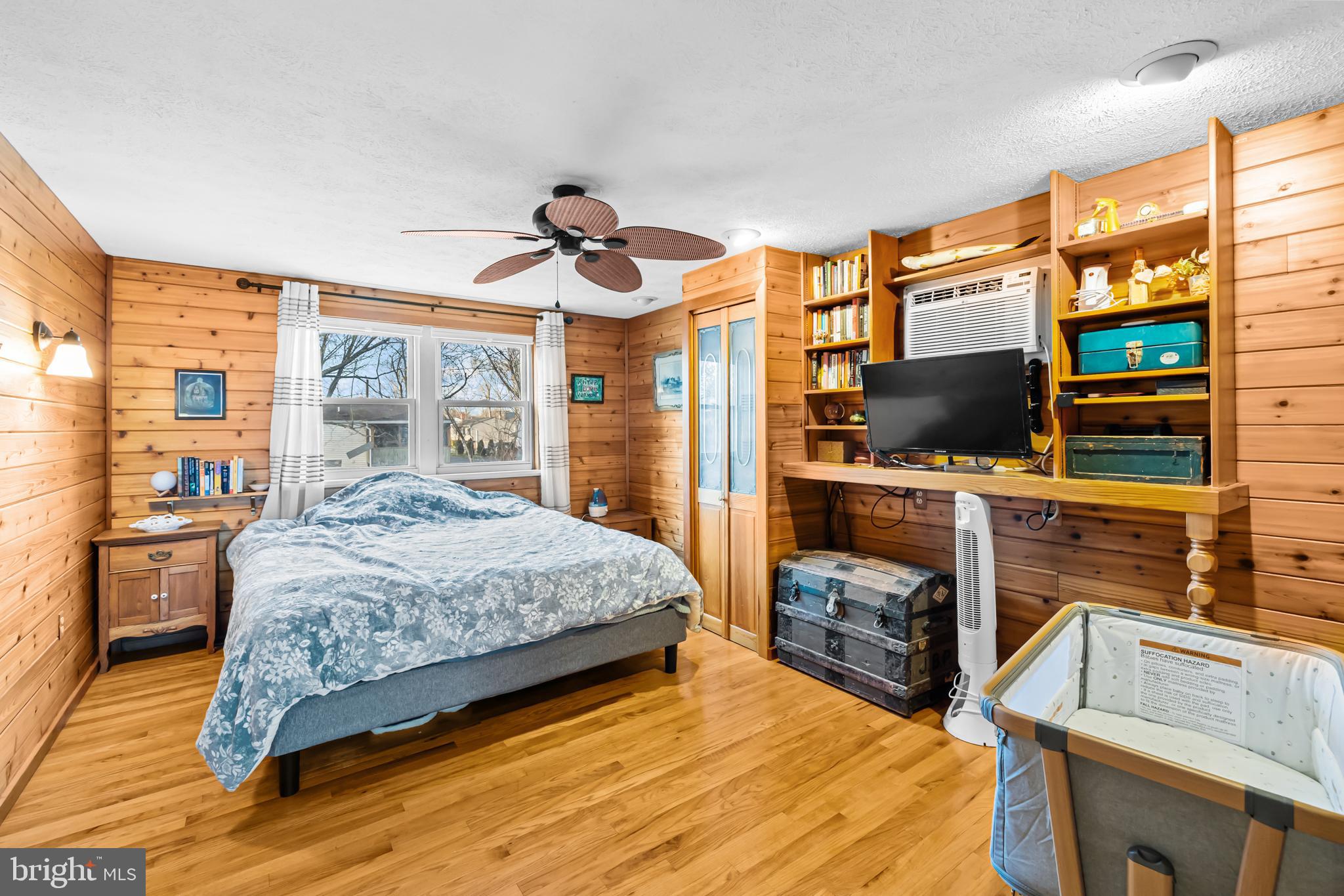 POINT OF WOODS - Residential