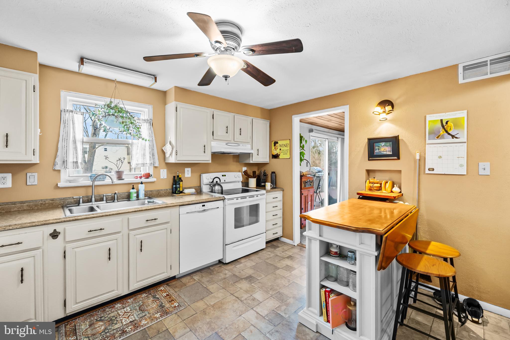 POINT OF WOODS - Residential