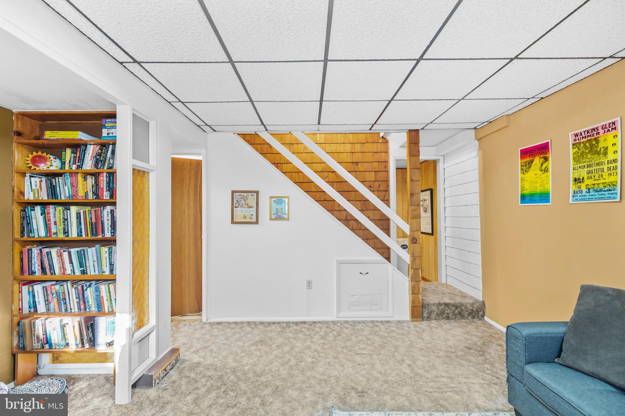 POINT OF WOODS - Residential