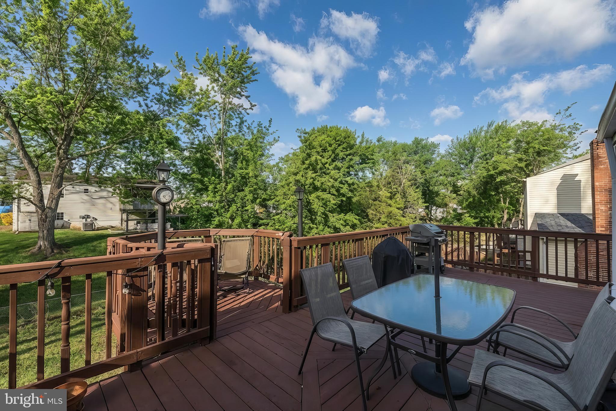 POINT OF WOODS - Residential