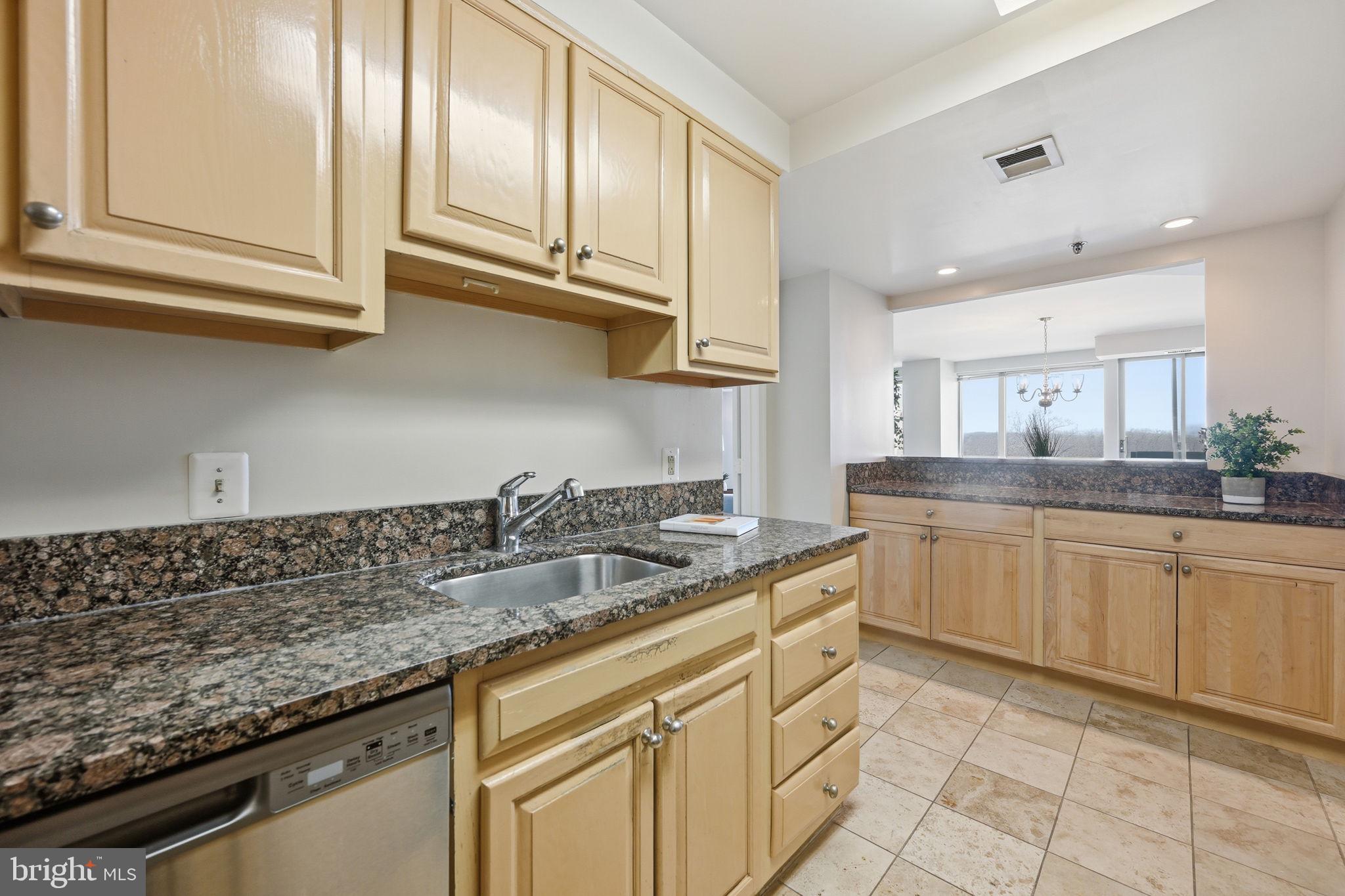 WHITLEY PARK CONDOMINIUM - Residential