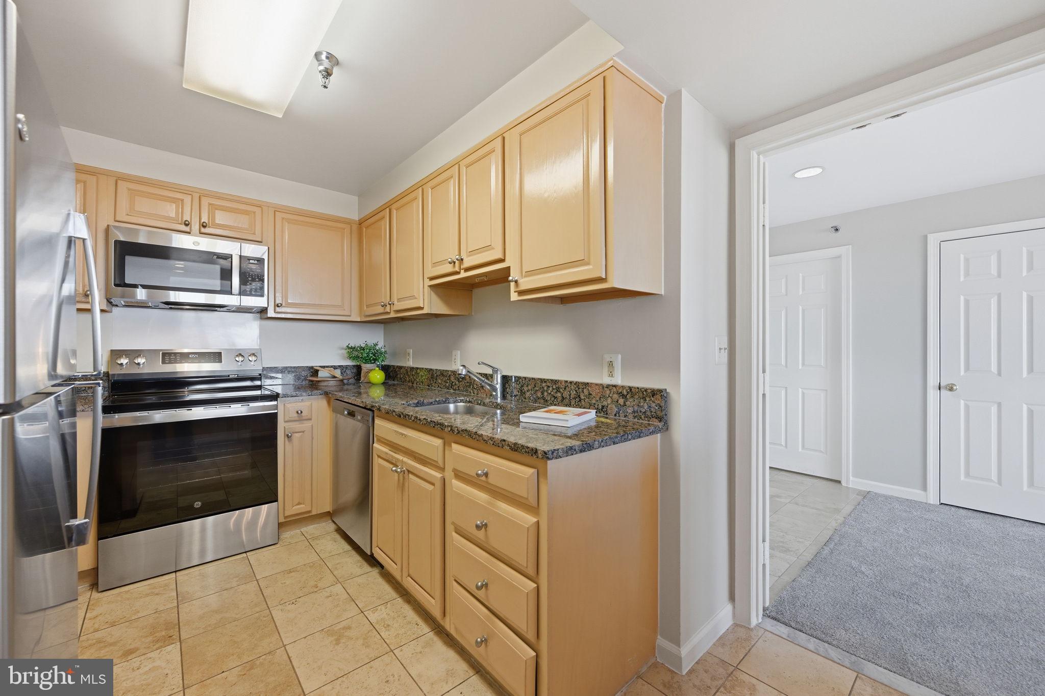 WHITLEY PARK CONDOMINIUM - Residential