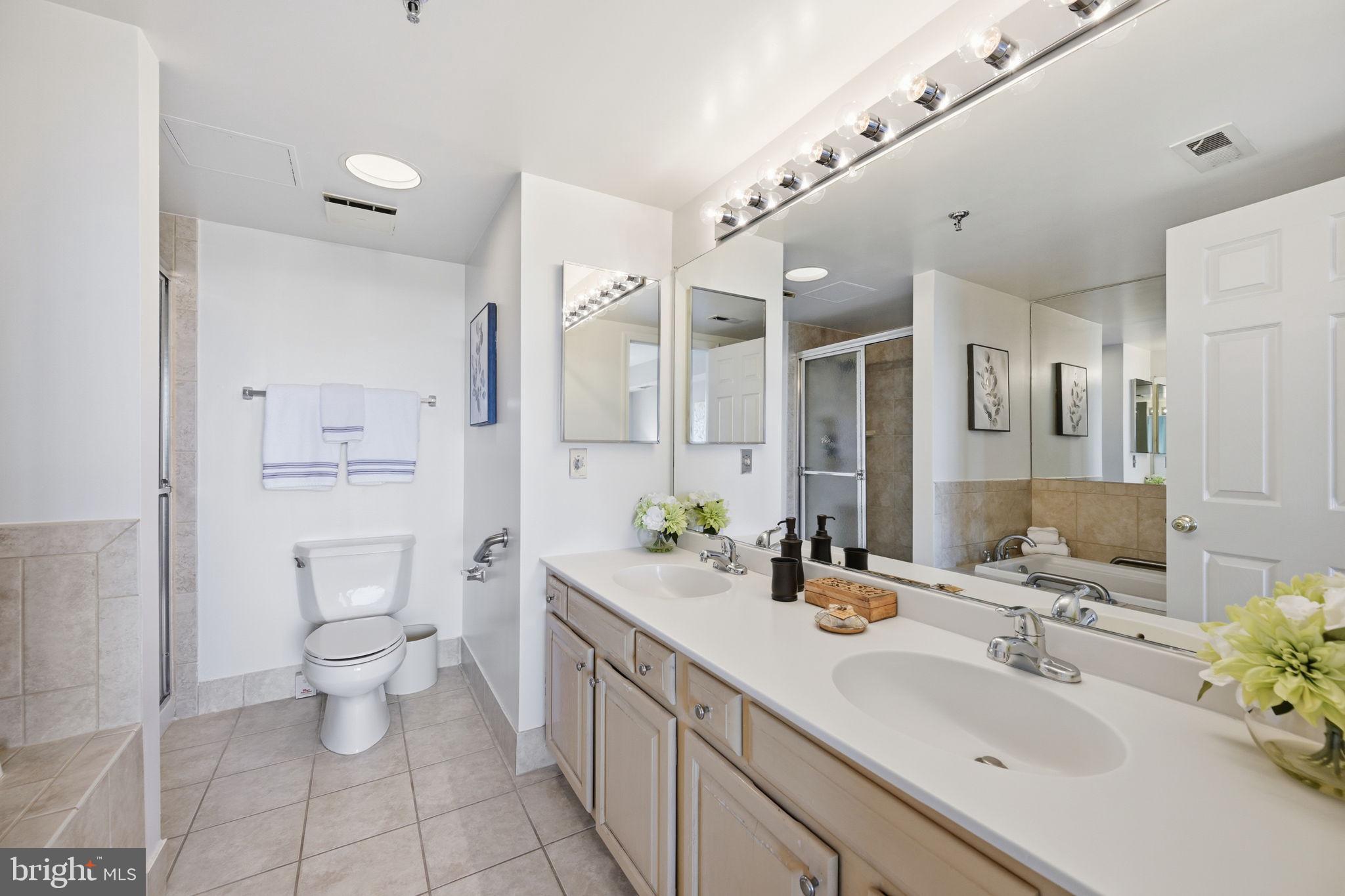 WHITLEY PARK CONDOMINIUM - Residential