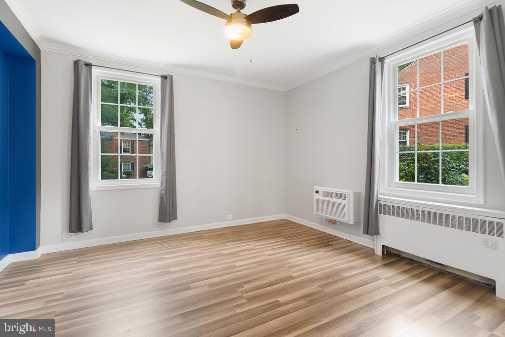 ARLINGTON OAKS - Residential Lease