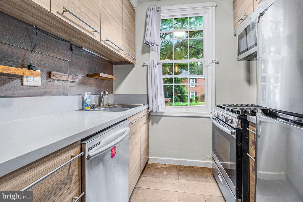 248 N THOMAS STREET N 1