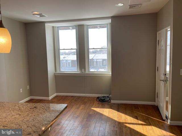 UNIVERSITY CITY - Residential Lease