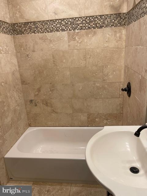 UNIVERSITY CITY - Residential Lease