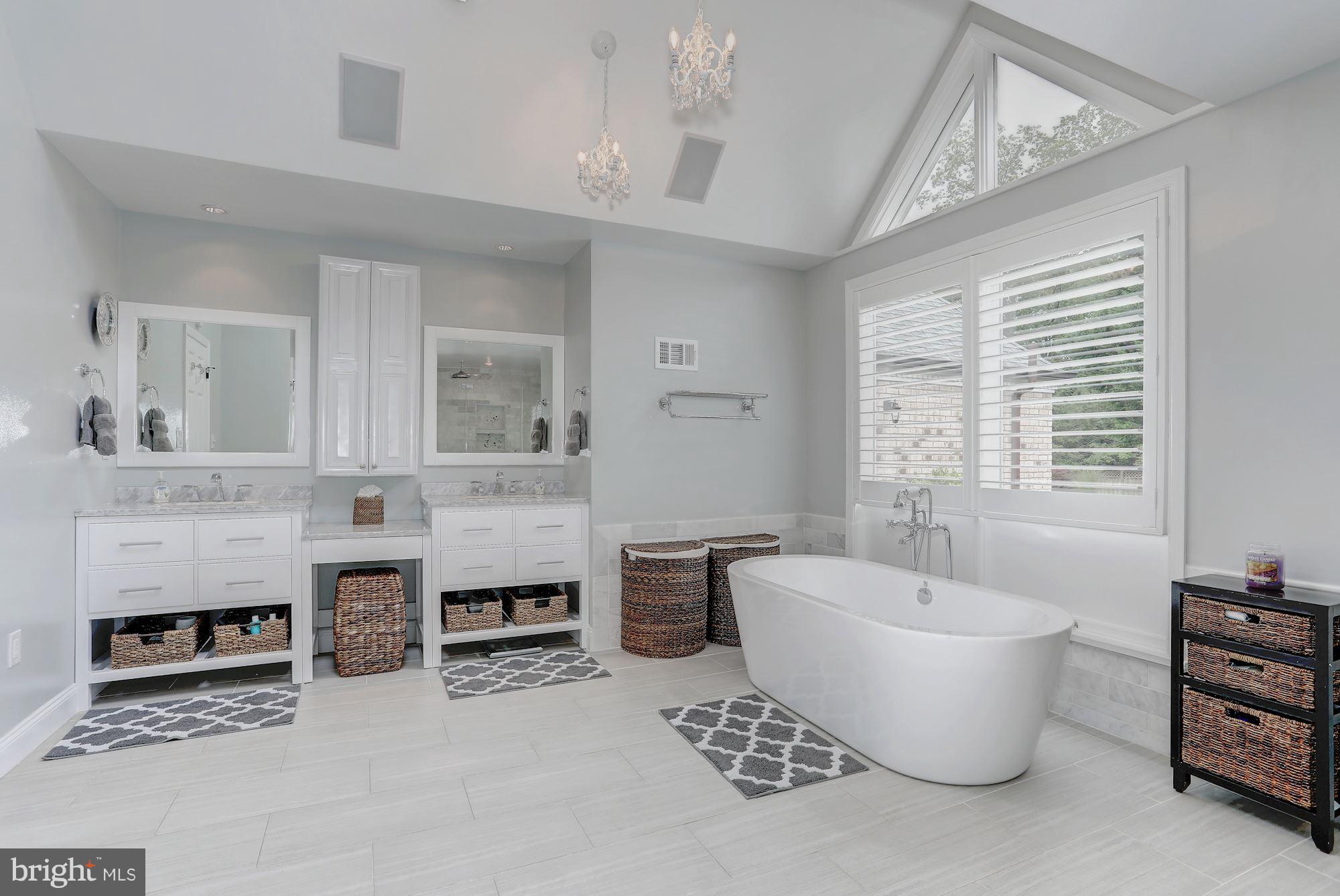 MANORS OF FOX MILL - Residential