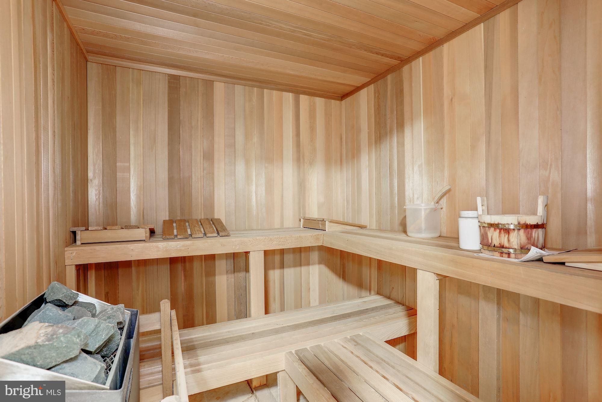 MANORS OF FOX MILL - Residential