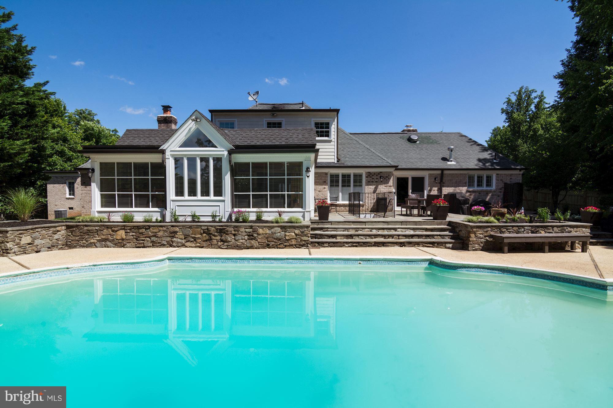 MANORS OF FOX MILL - Residential