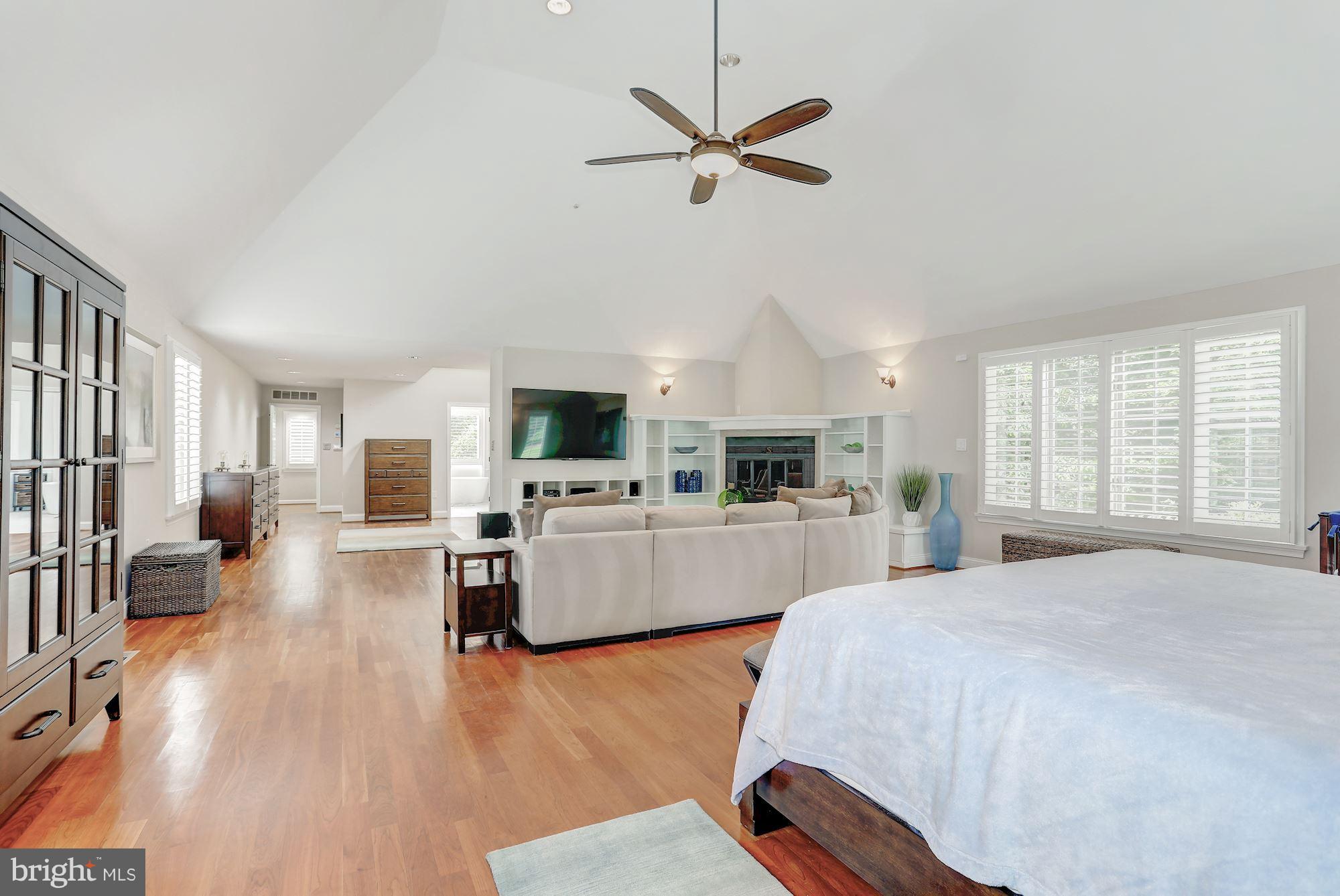 MANORS OF FOX MILL - Residential