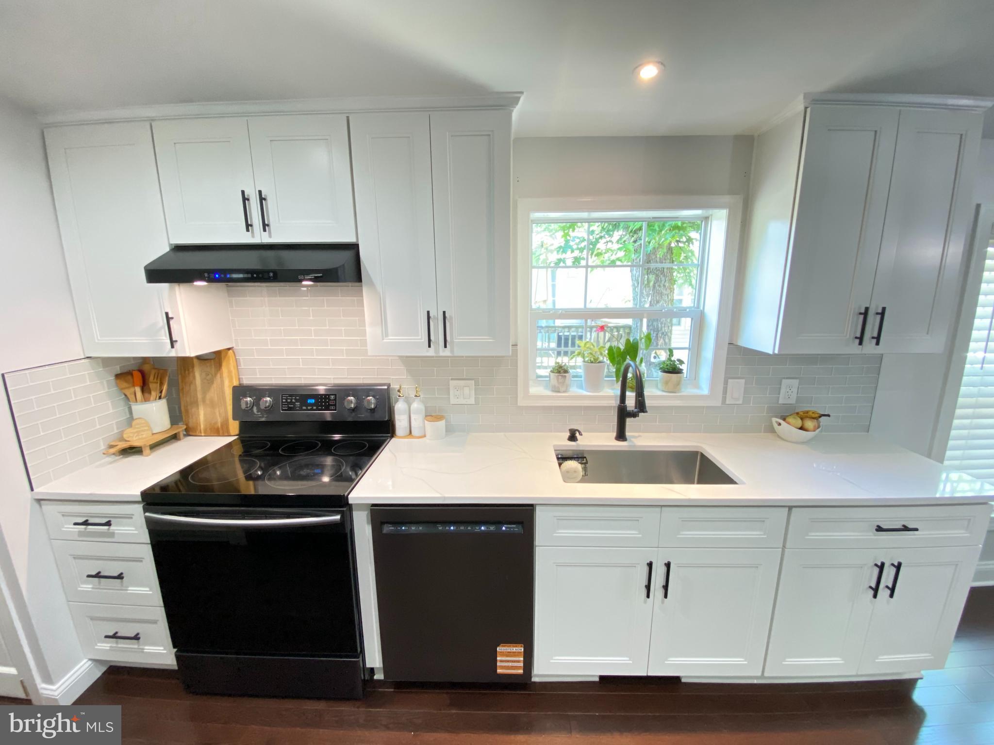 MARYLAND MANOR - Residential