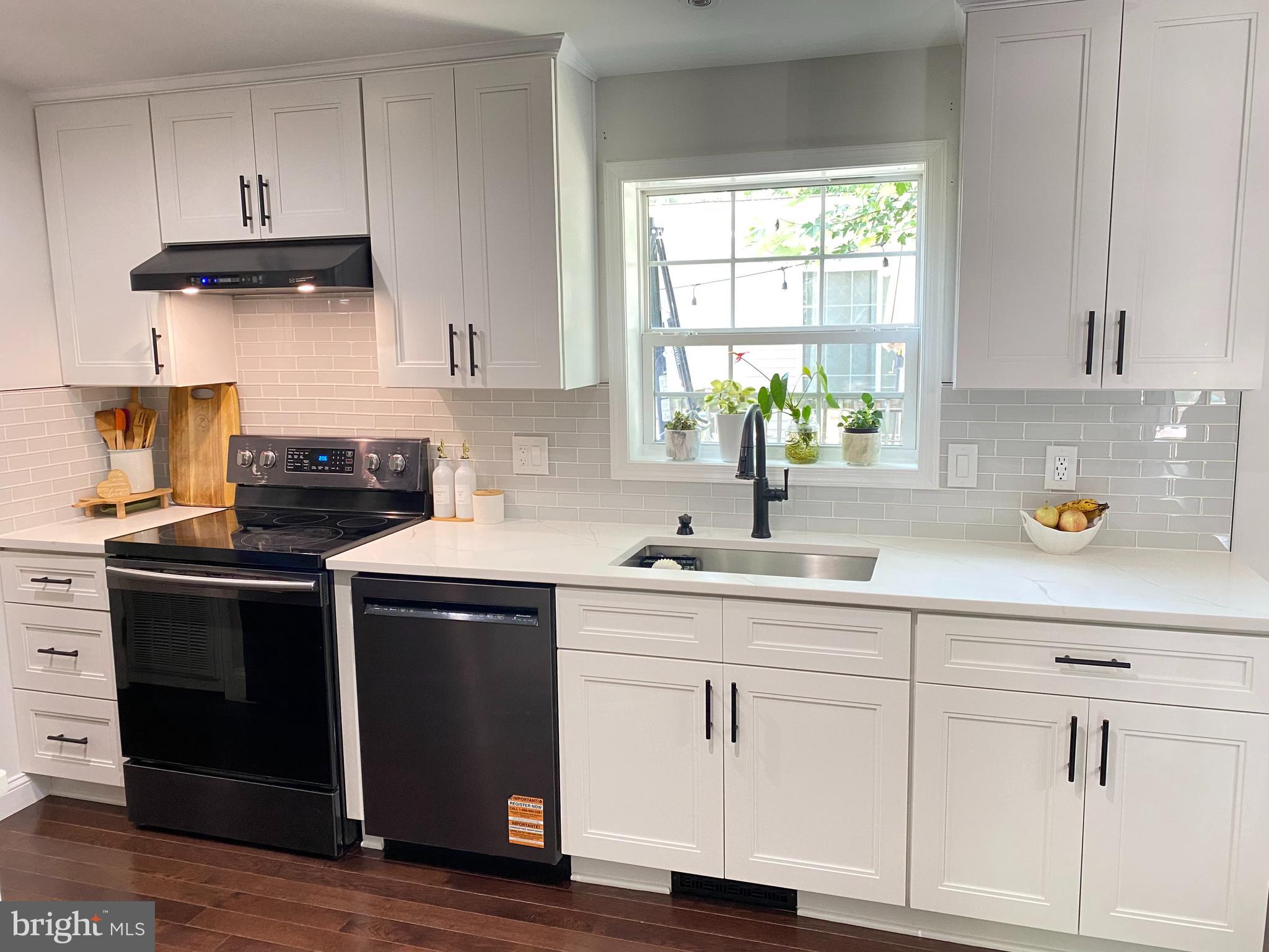 MARYLAND MANOR - Residential