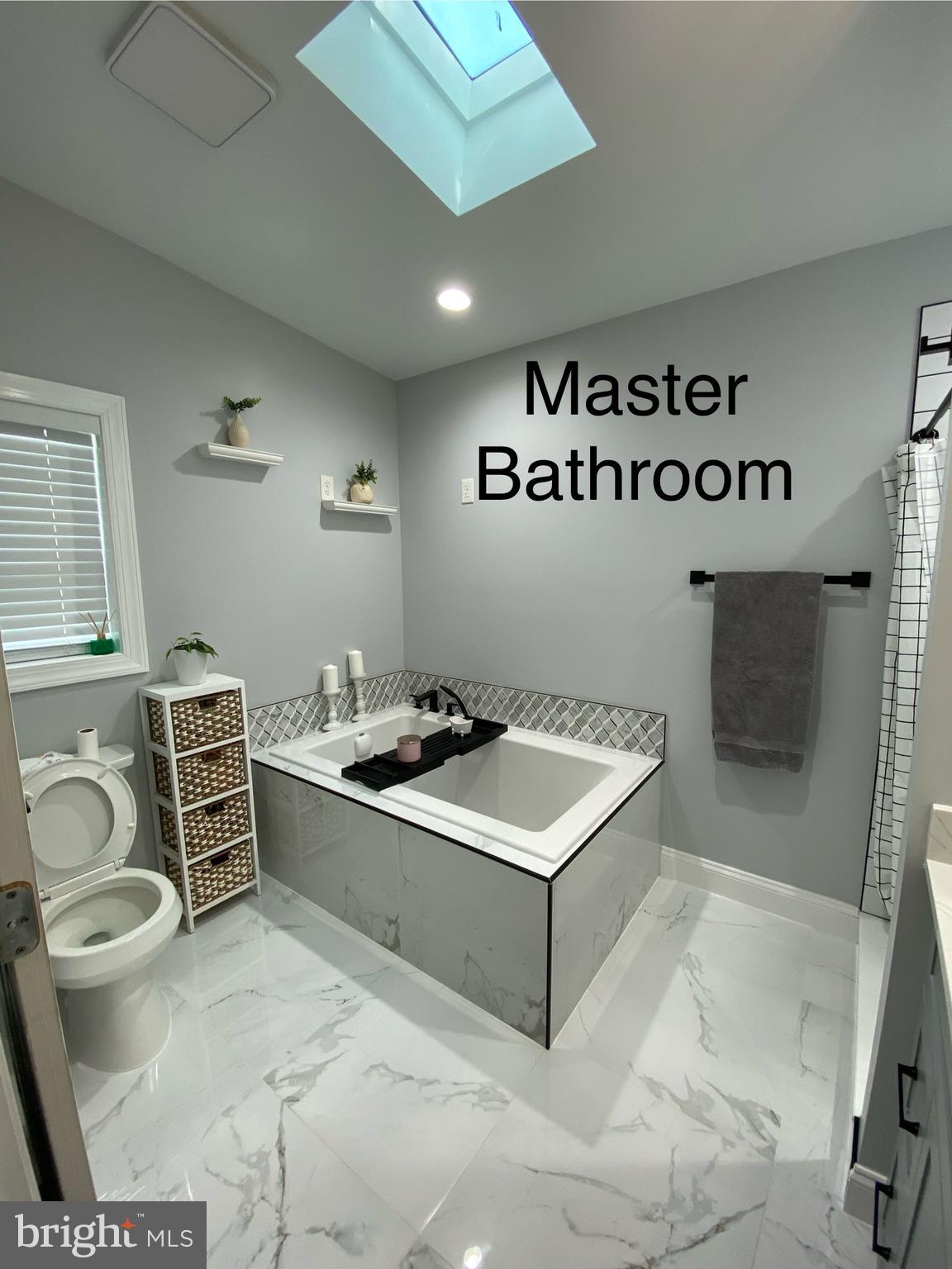 MARYLAND MANOR - Residential