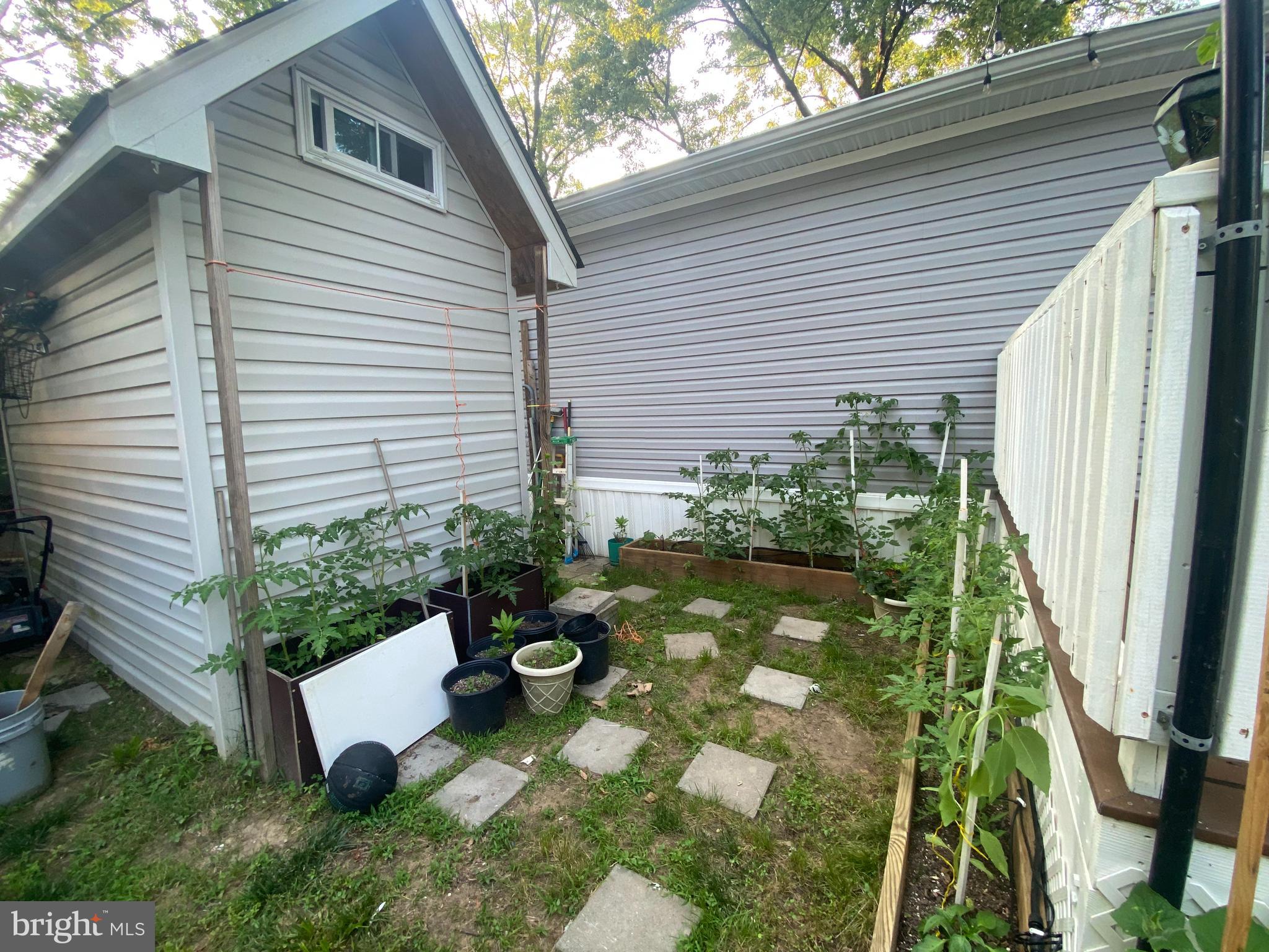 MARYLAND MANOR - Residential