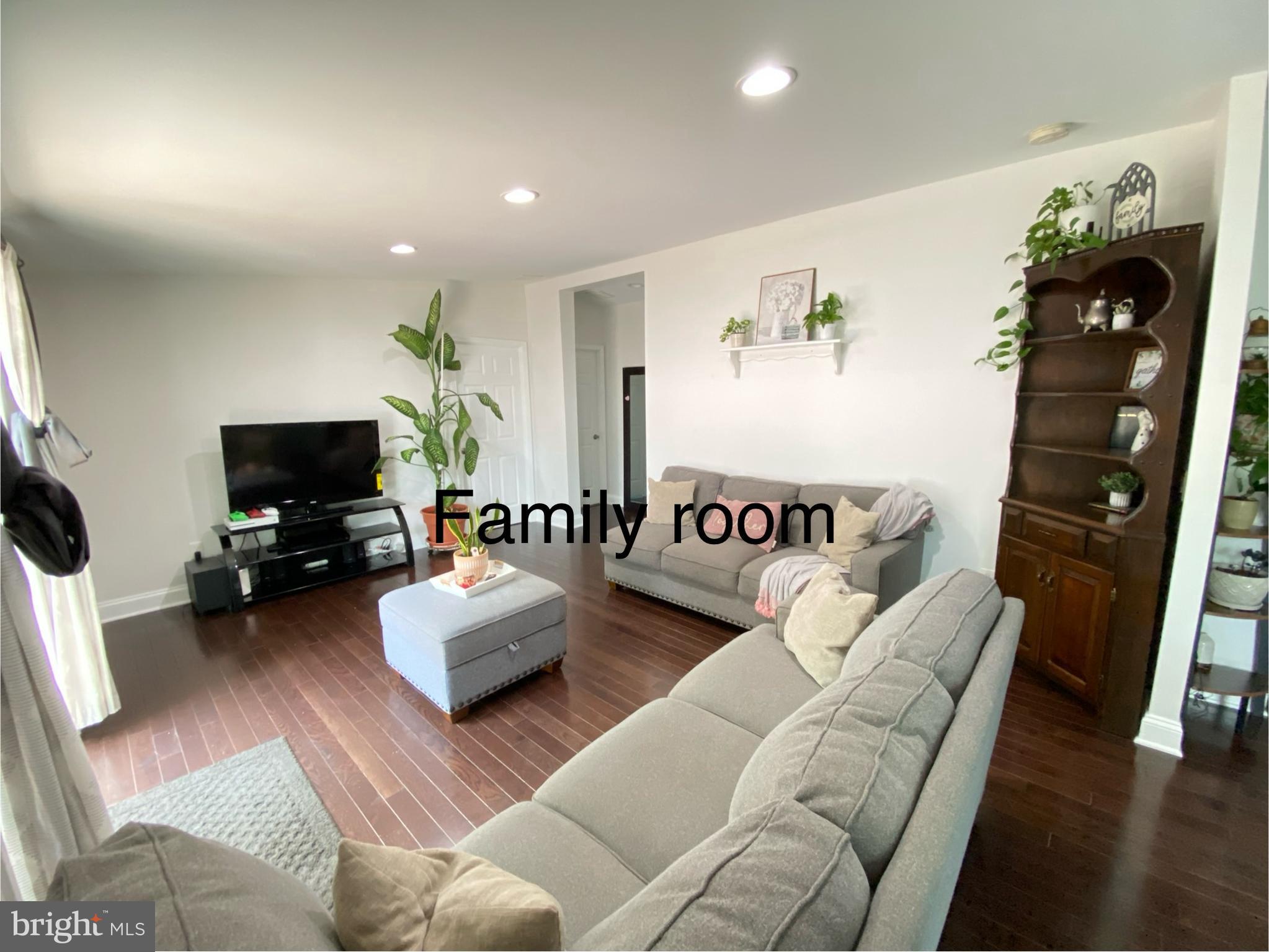 MARYLAND MANOR - Residential