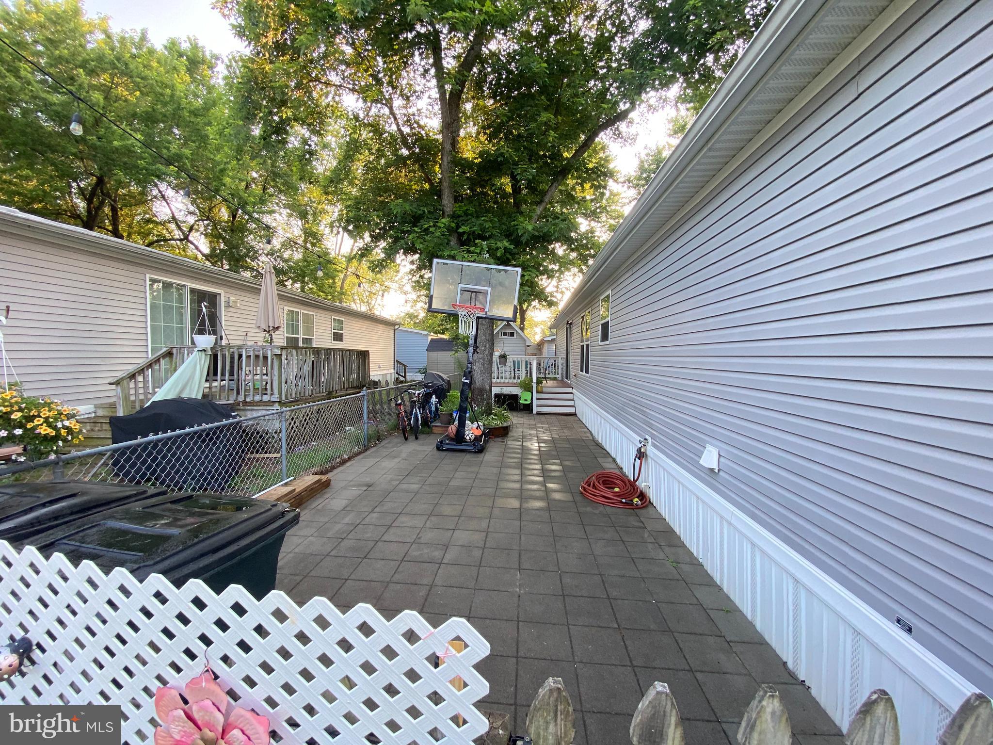 MARYLAND MANOR - Residential