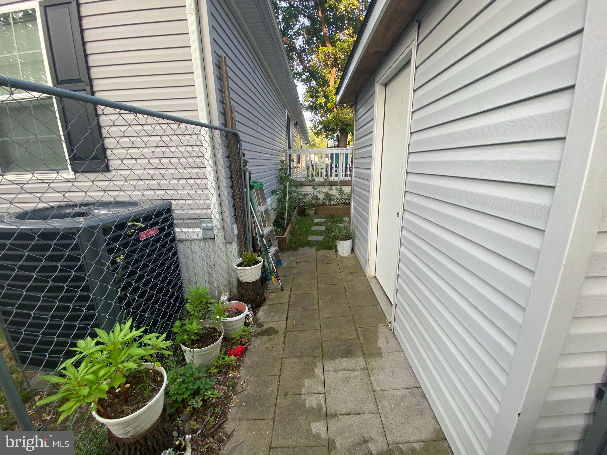 MARYLAND MANOR - Residential