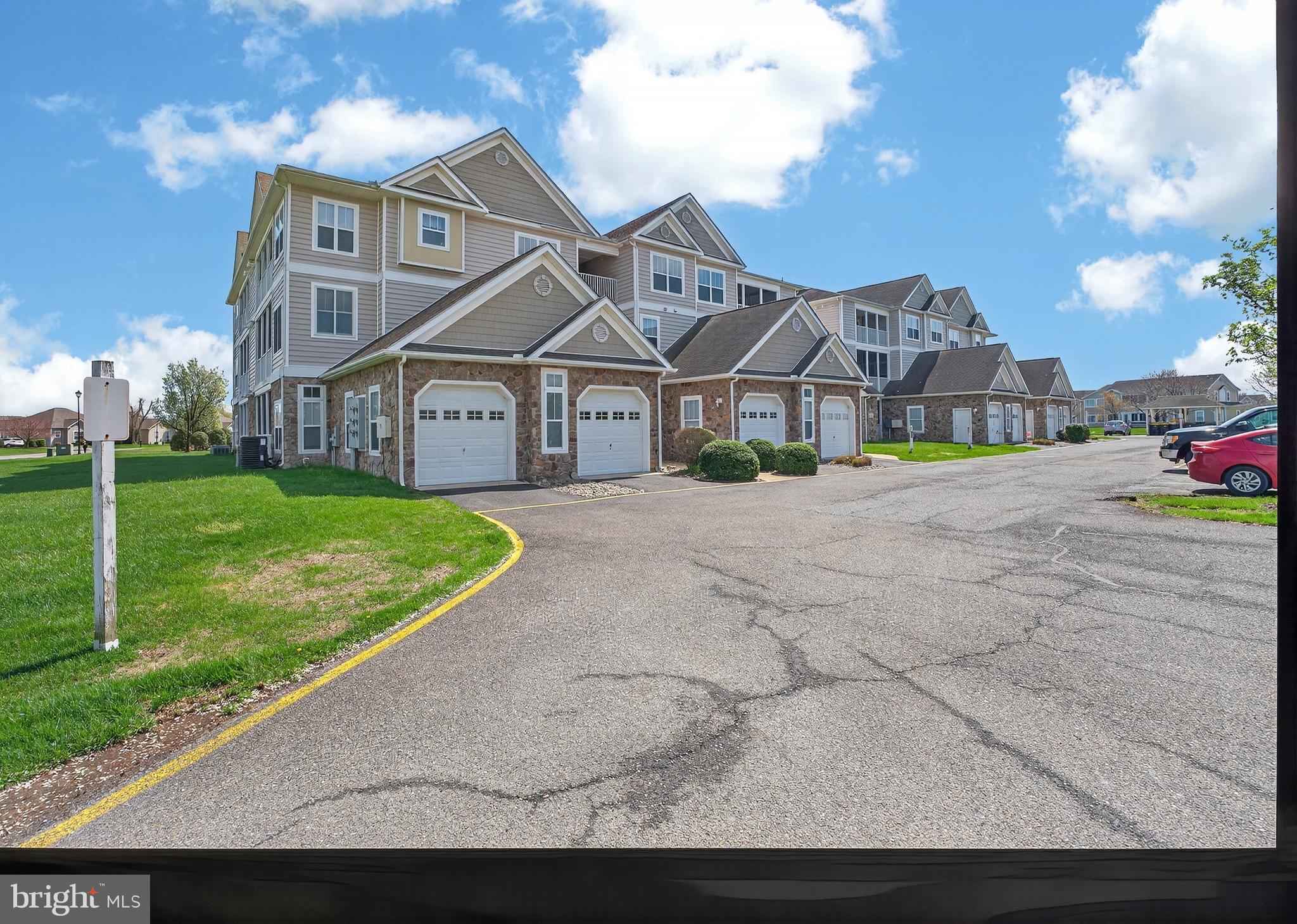 HEARTHSTONE MANOR - Residential