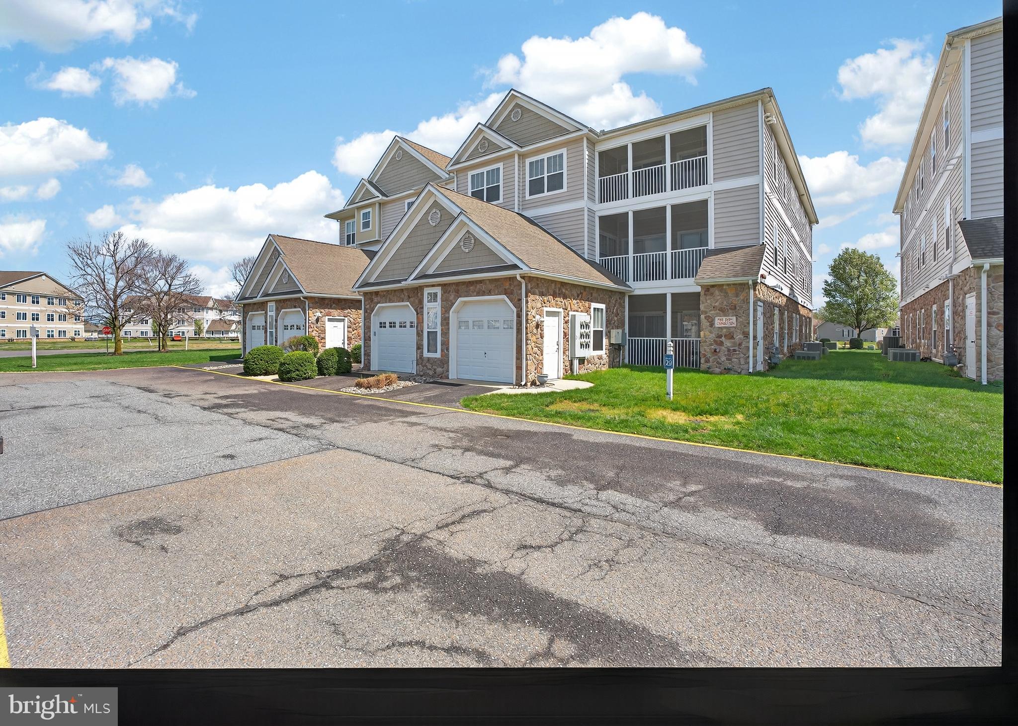 HEARTHSTONE MANOR - Residential