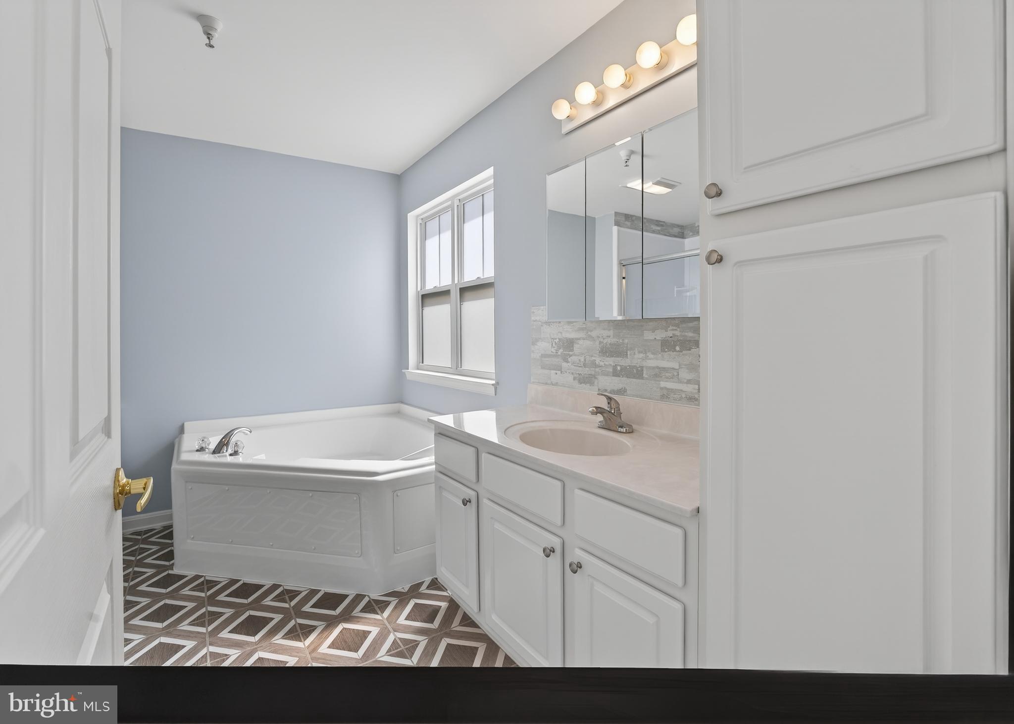 HEARTHSTONE MANOR - Residential