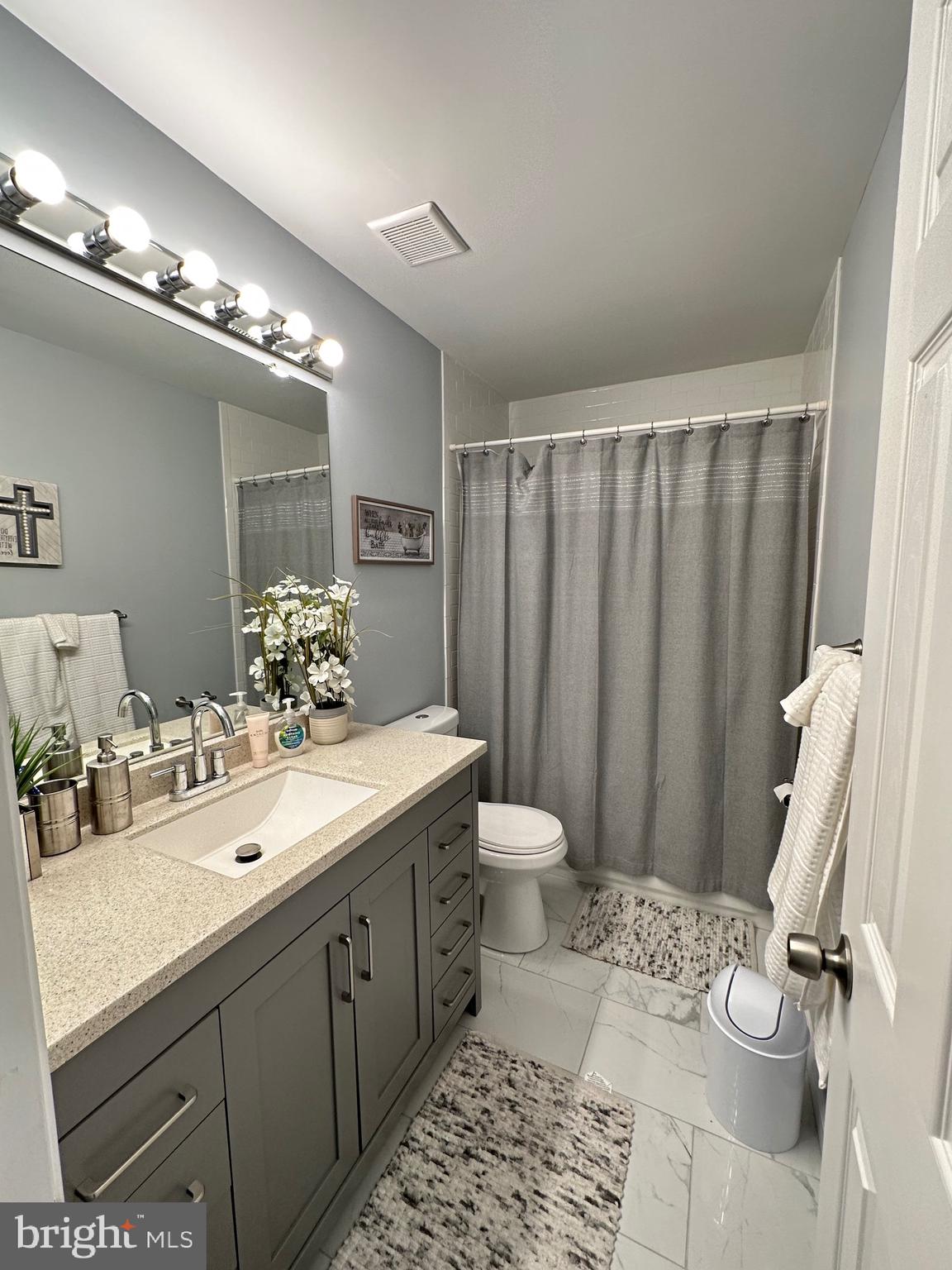 WILLOW HILLS - Residential