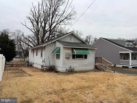 Homes For Sale - 1015 Galbraith Avenue<br/> UPPER CHICHESTER, PA 19061