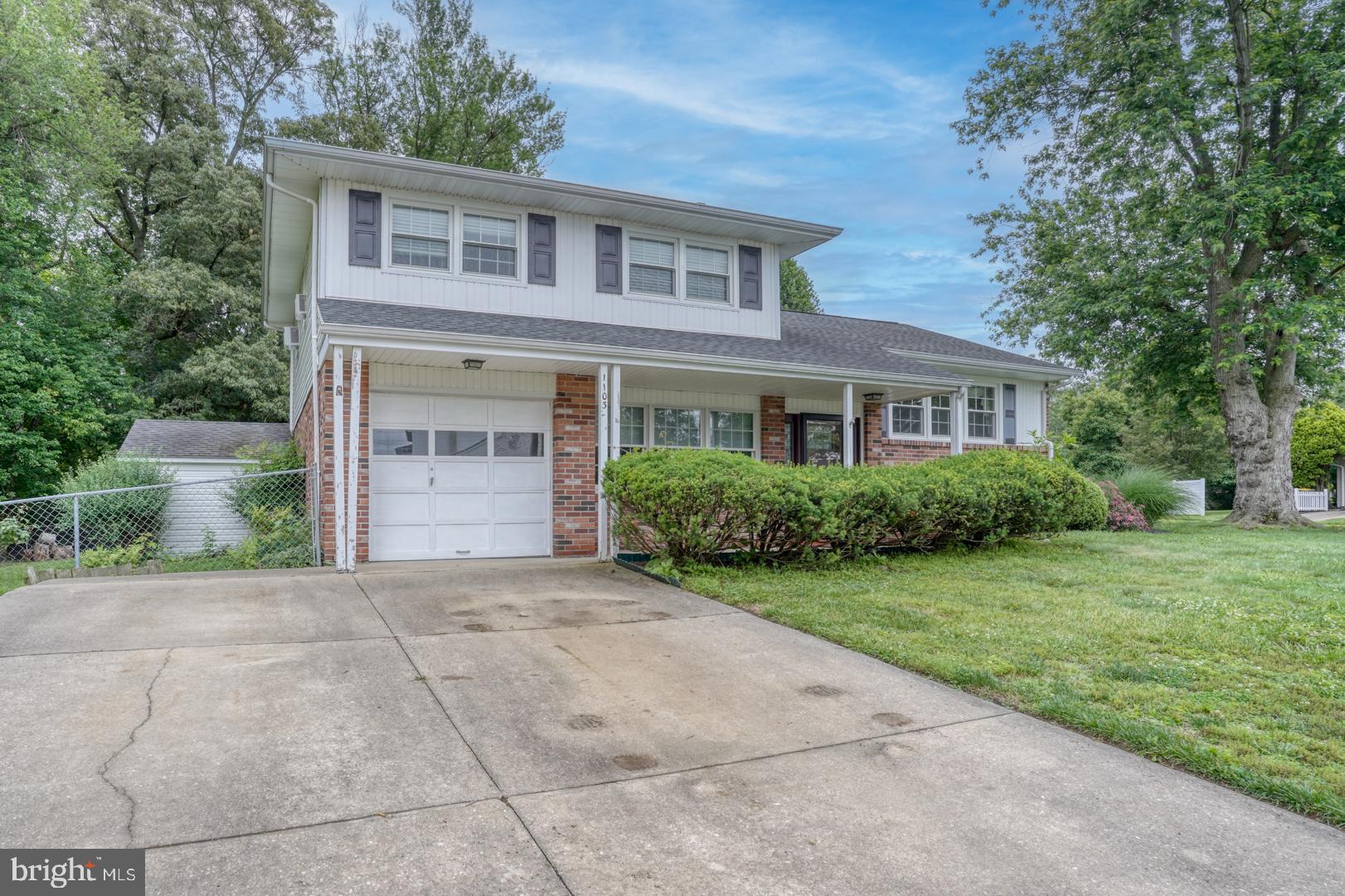 1103 OAK DRIVE