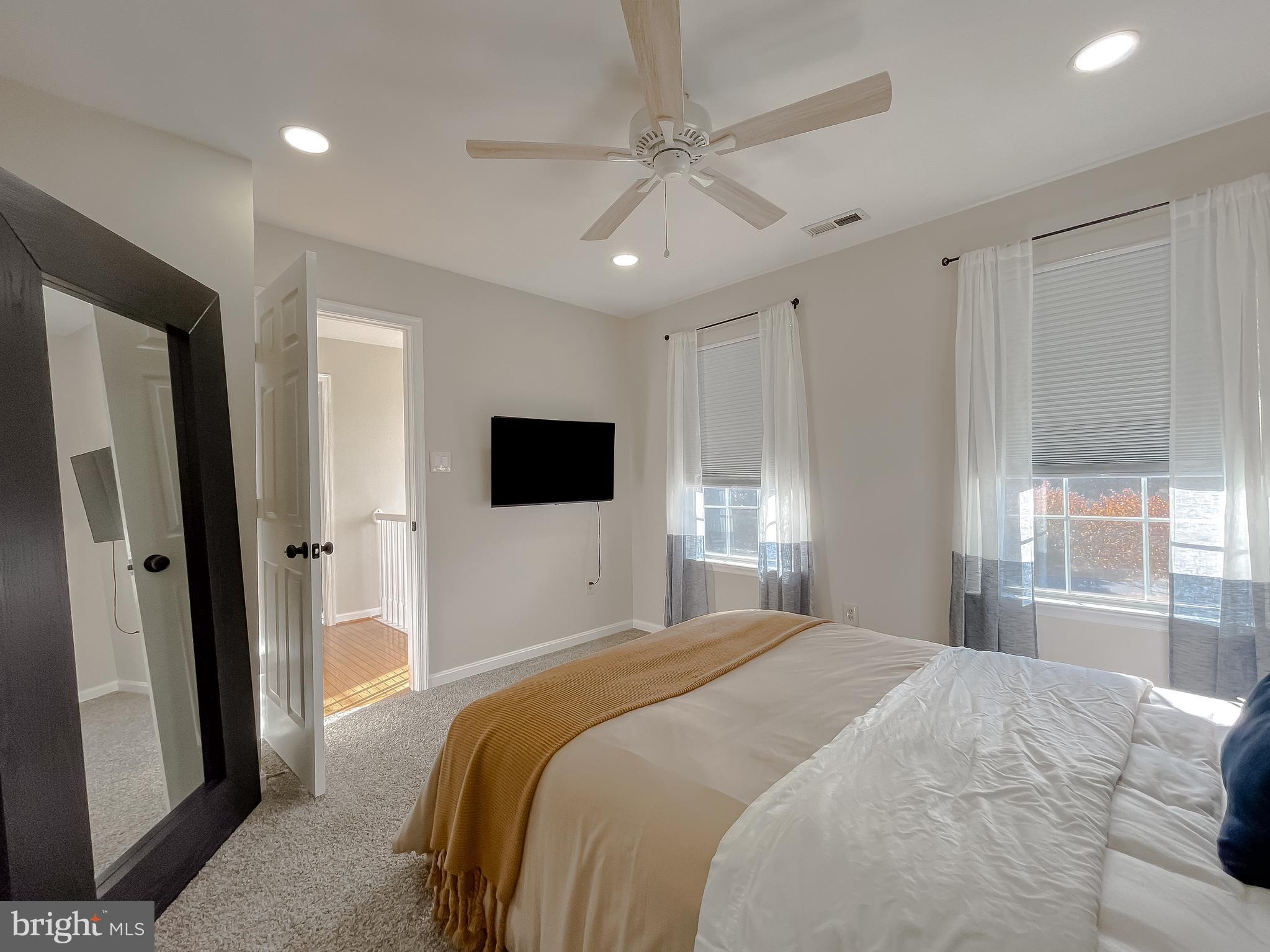 ORIOLE LANDING - Residential