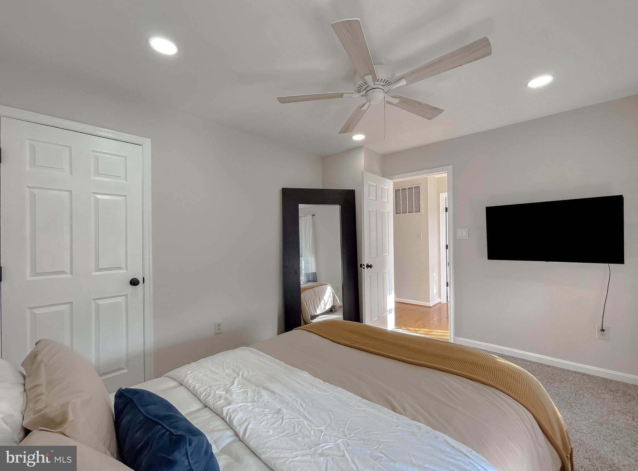 ORIOLE LANDING - Residential