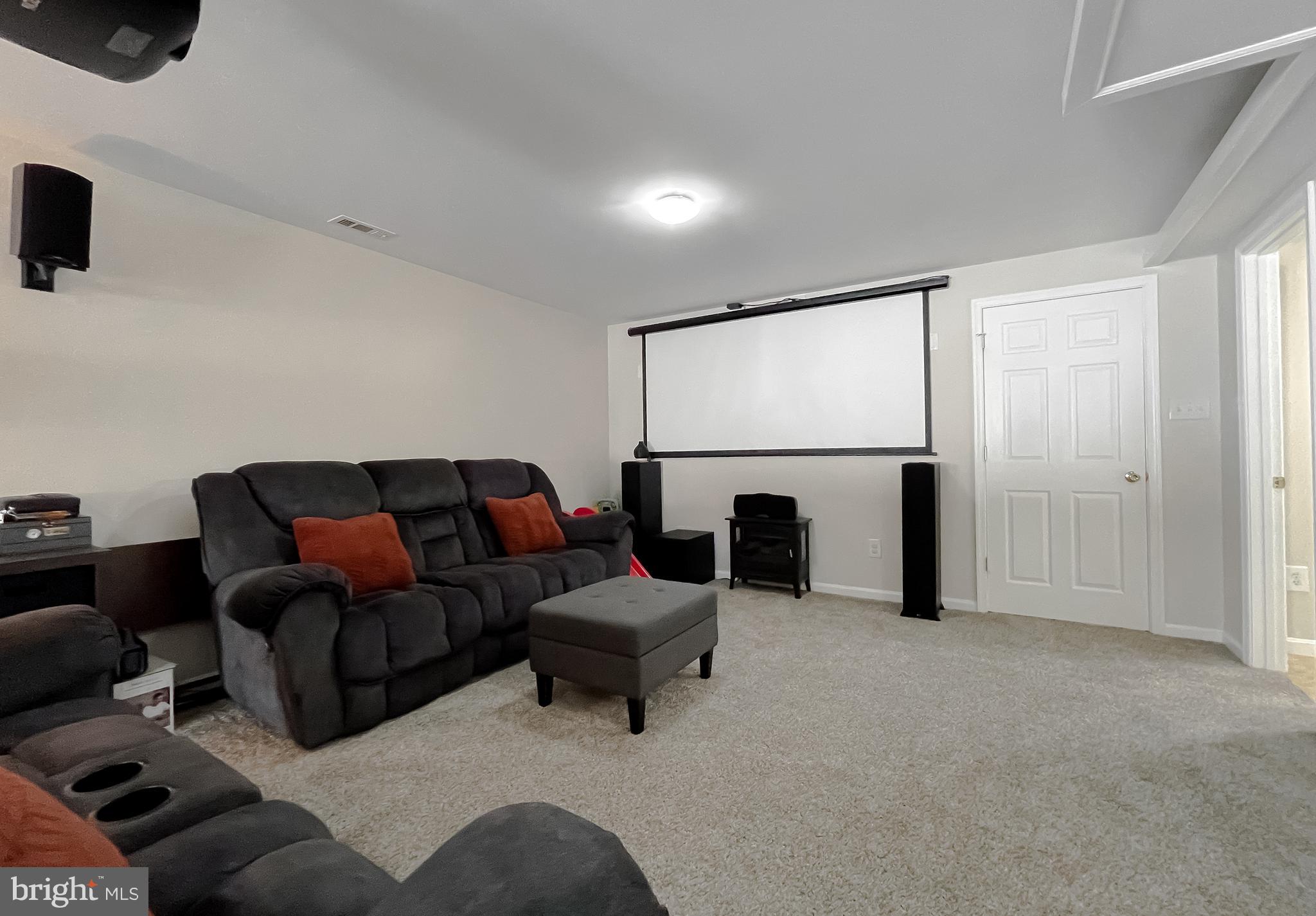 ORIOLE LANDING - Residential