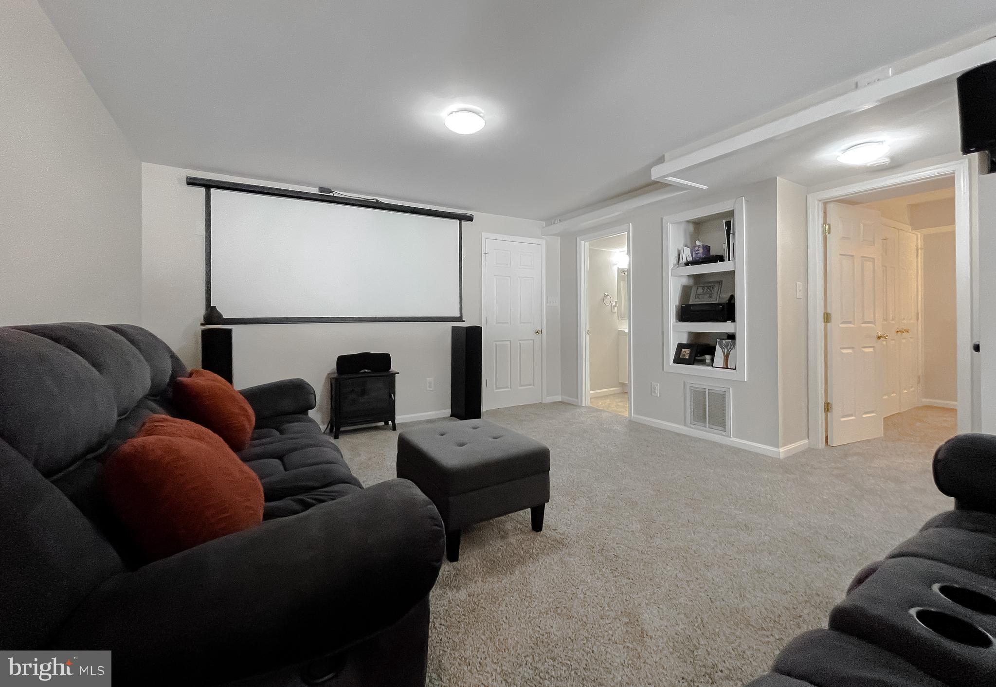 ORIOLE LANDING - Residential