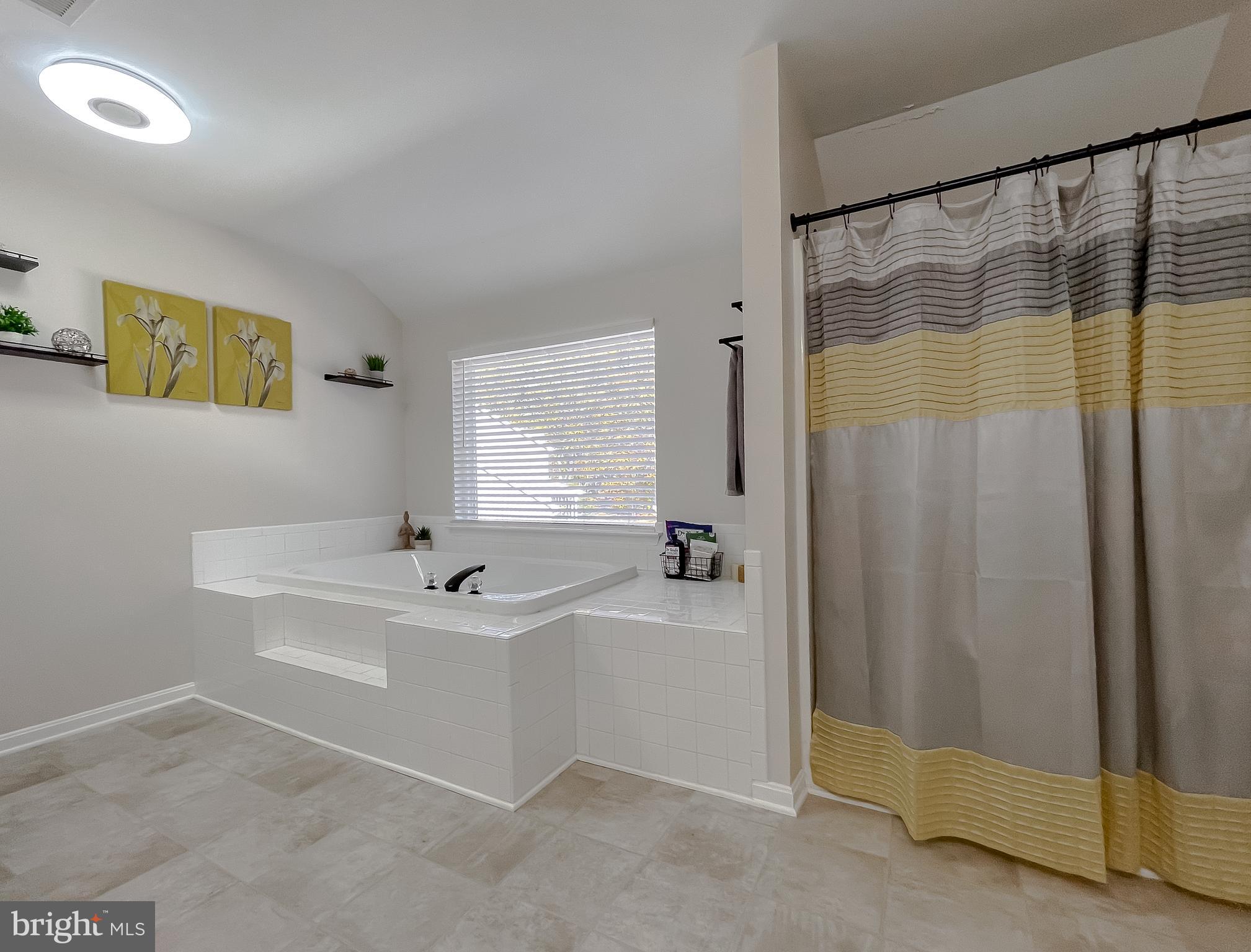 ORIOLE LANDING - Residential