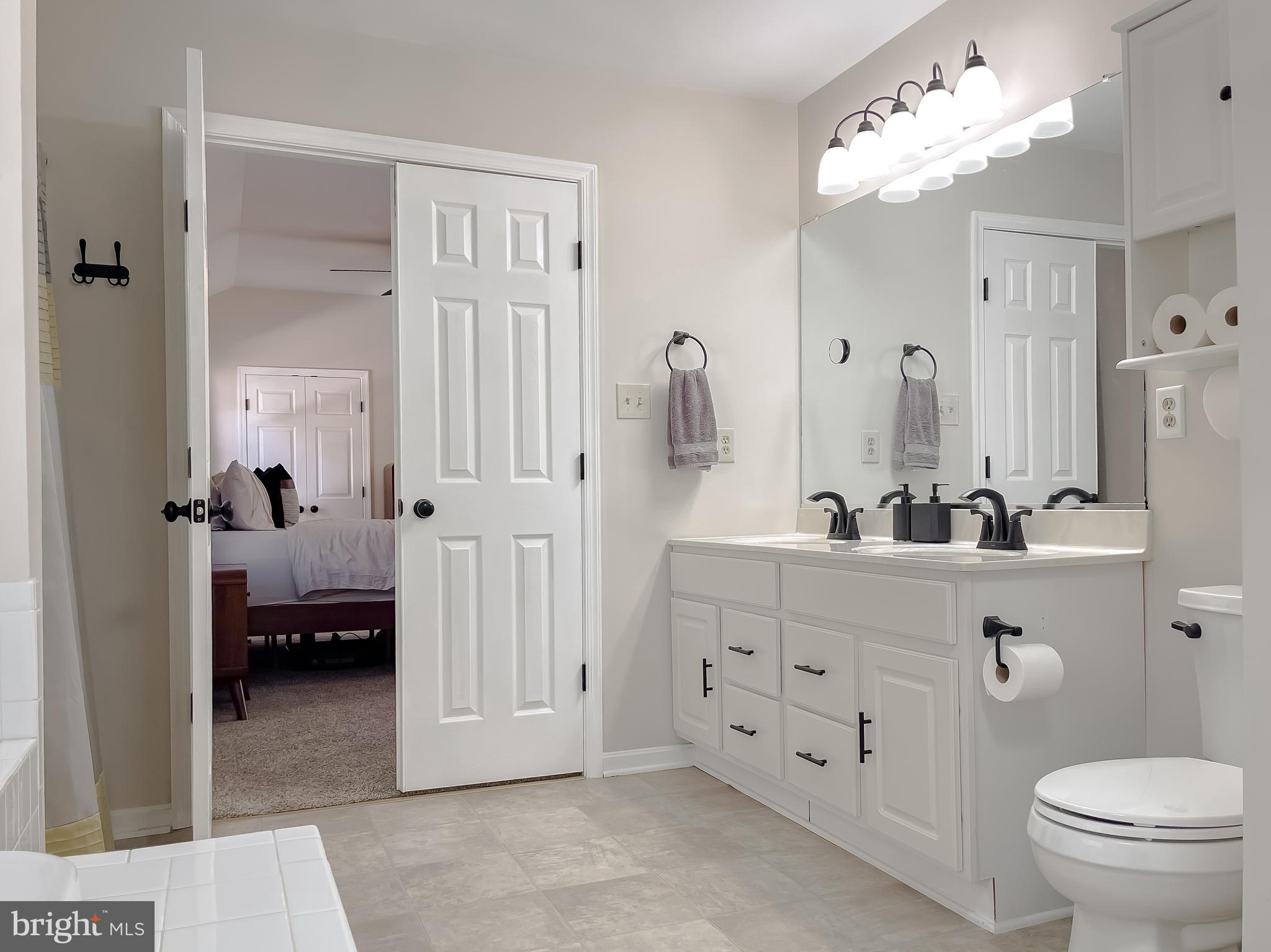 ORIOLE LANDING - Residential