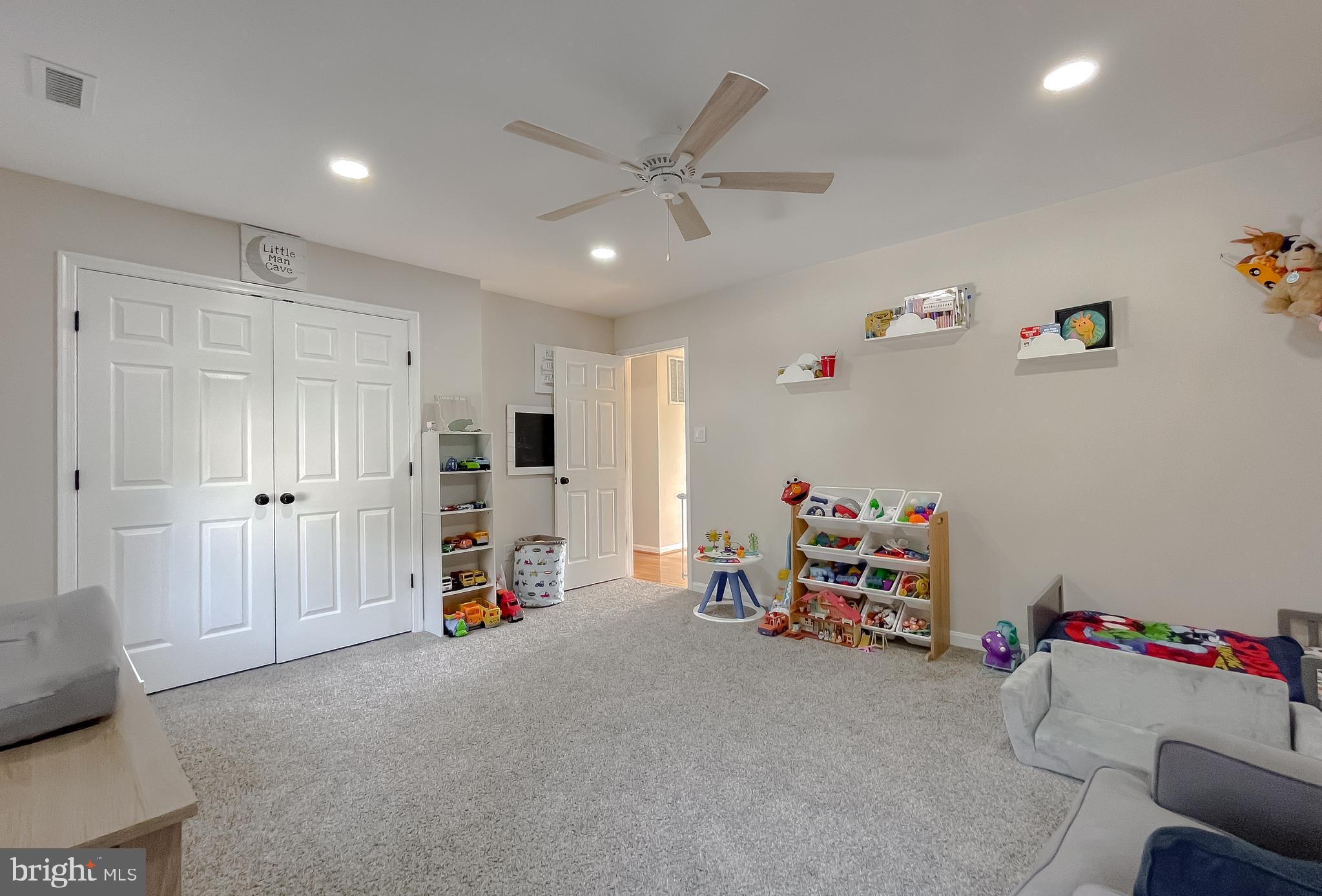 ORIOLE LANDING - Residential