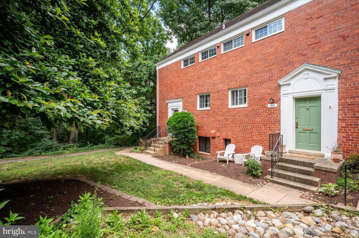 1557 MOUNT EAGLE PLACE