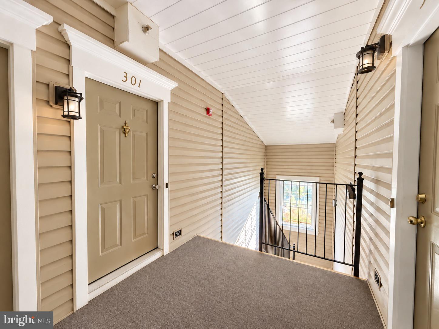 46924 COURTYARD SQUARE 301