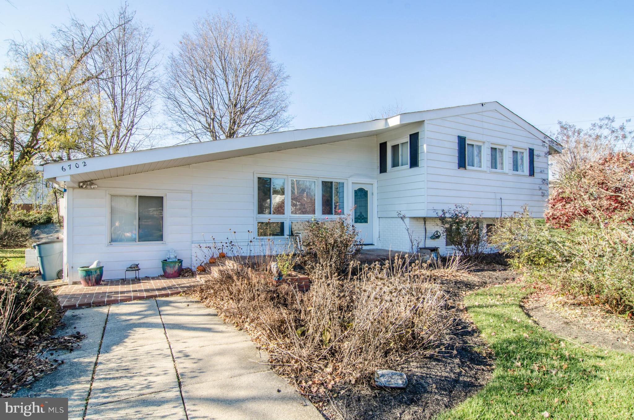 VALLEY STREAM - Residential