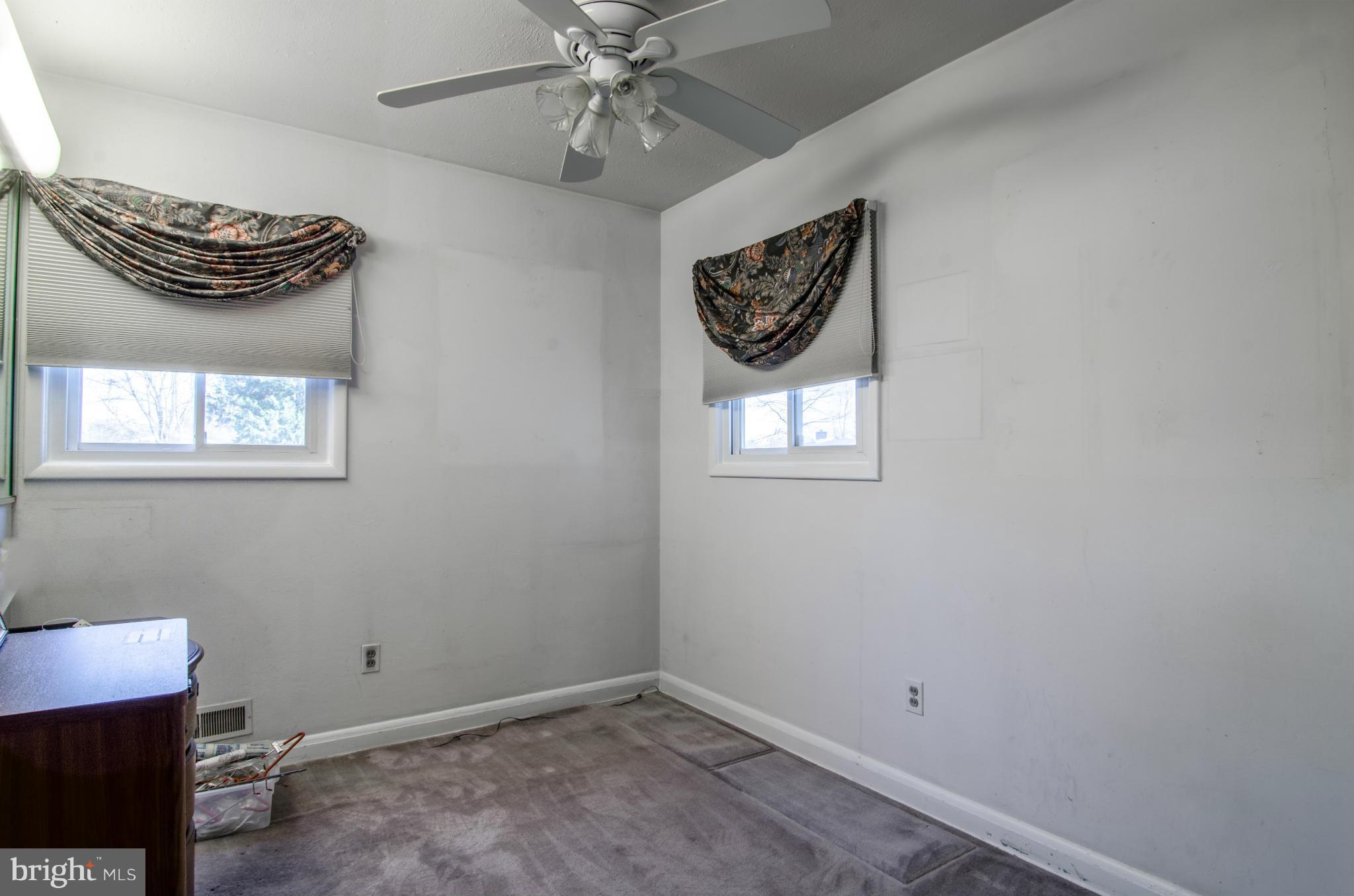 VALLEY STREAM - Residential