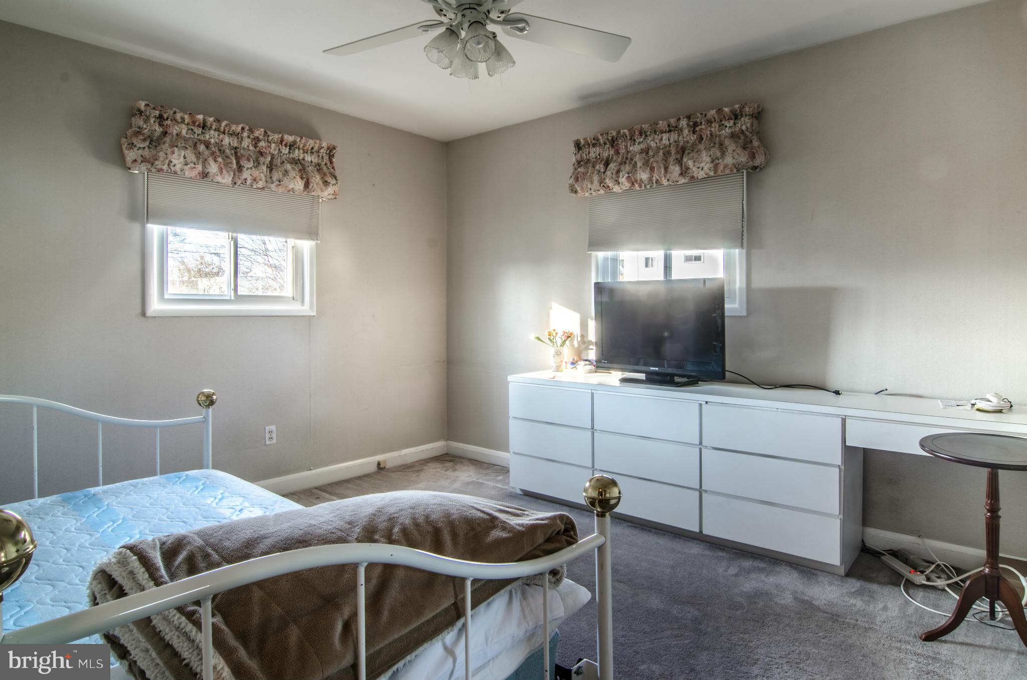 VALLEY STREAM - Residential