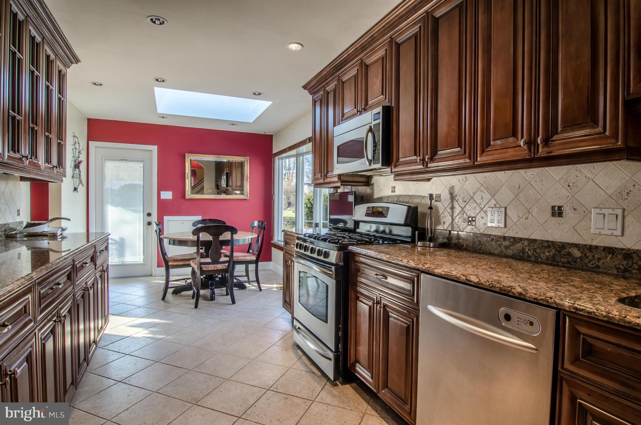 VALLEY STREAM - Residential