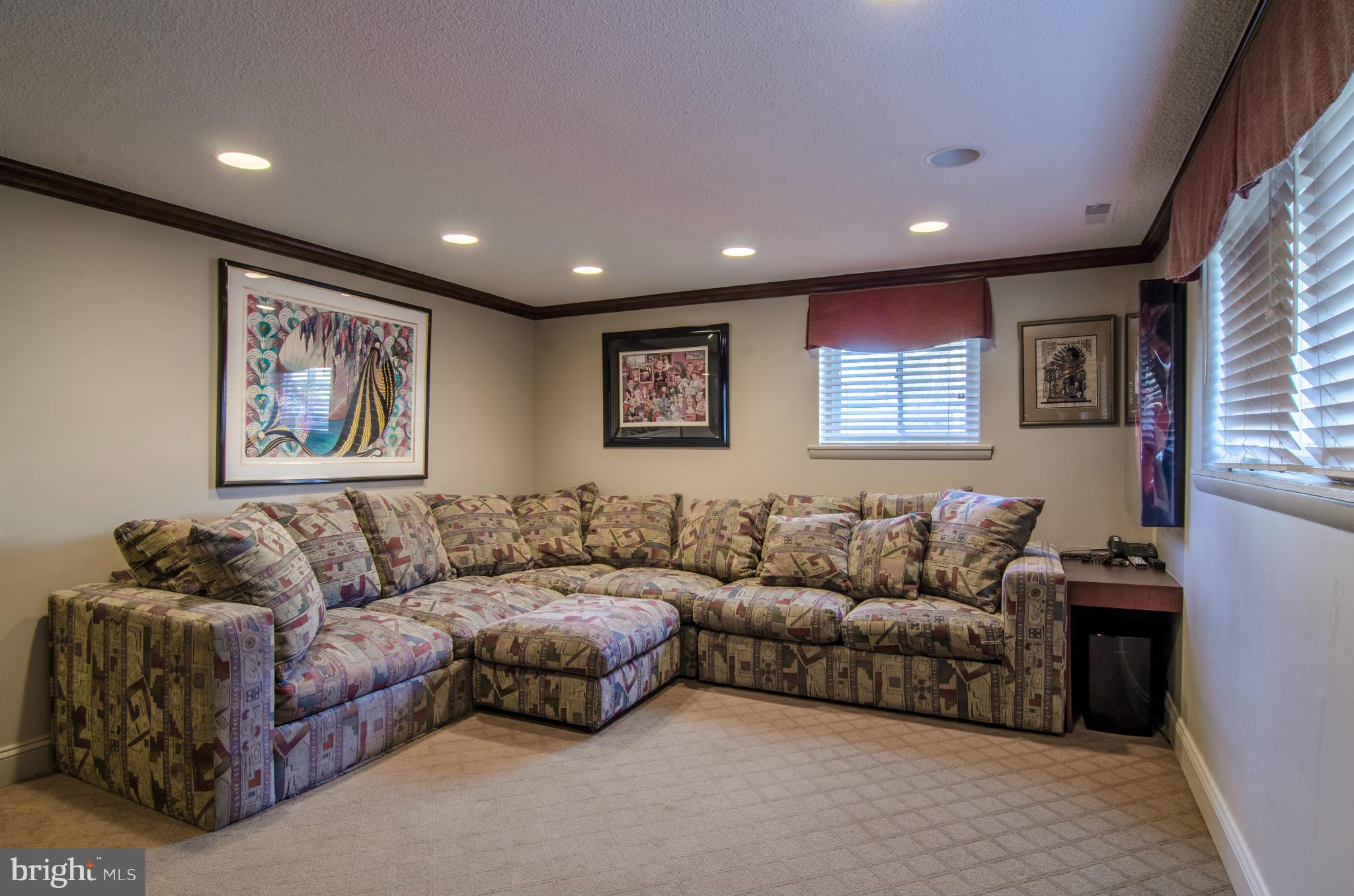 VALLEY STREAM - Residential