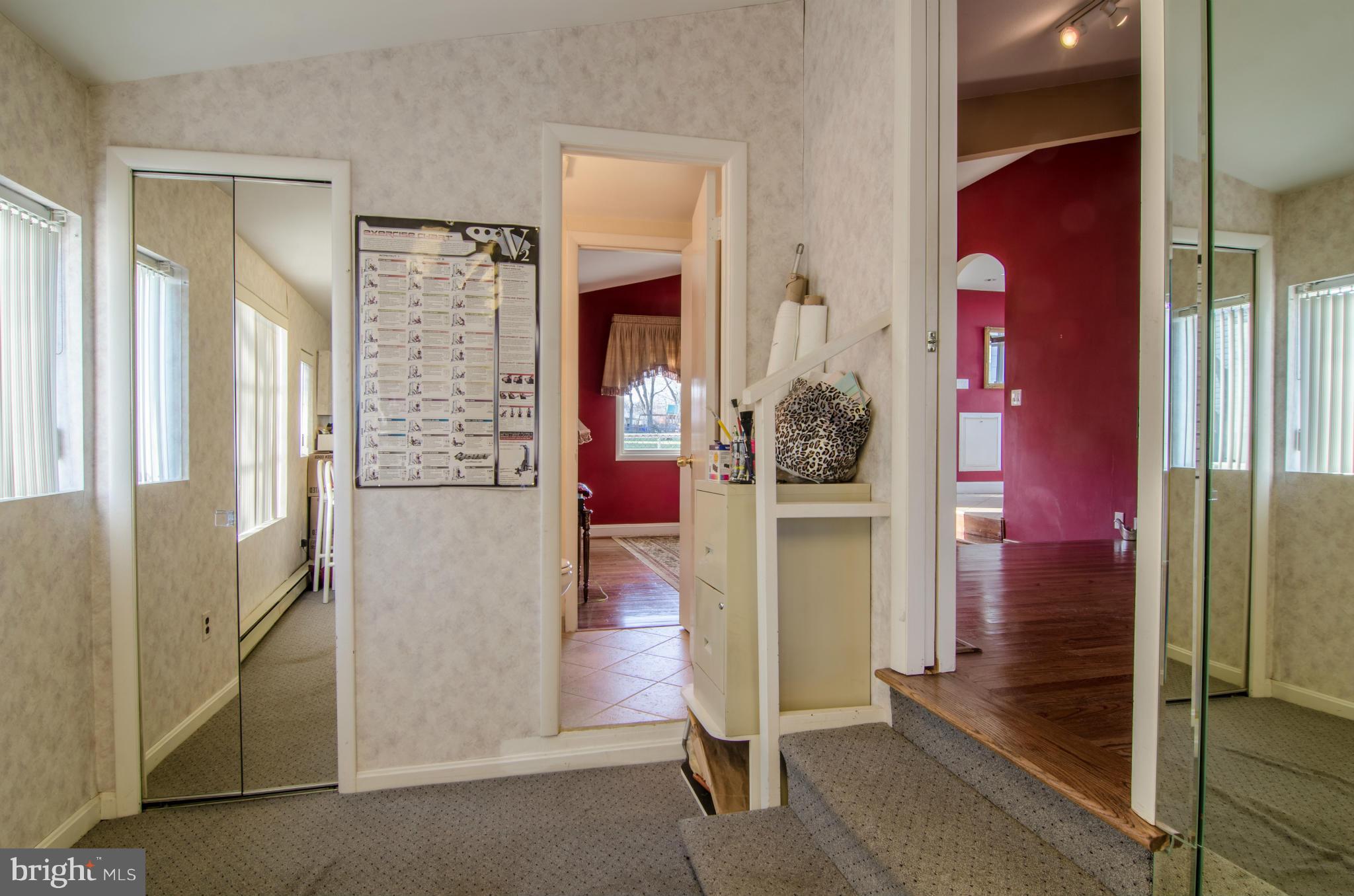 VALLEY STREAM - Residential