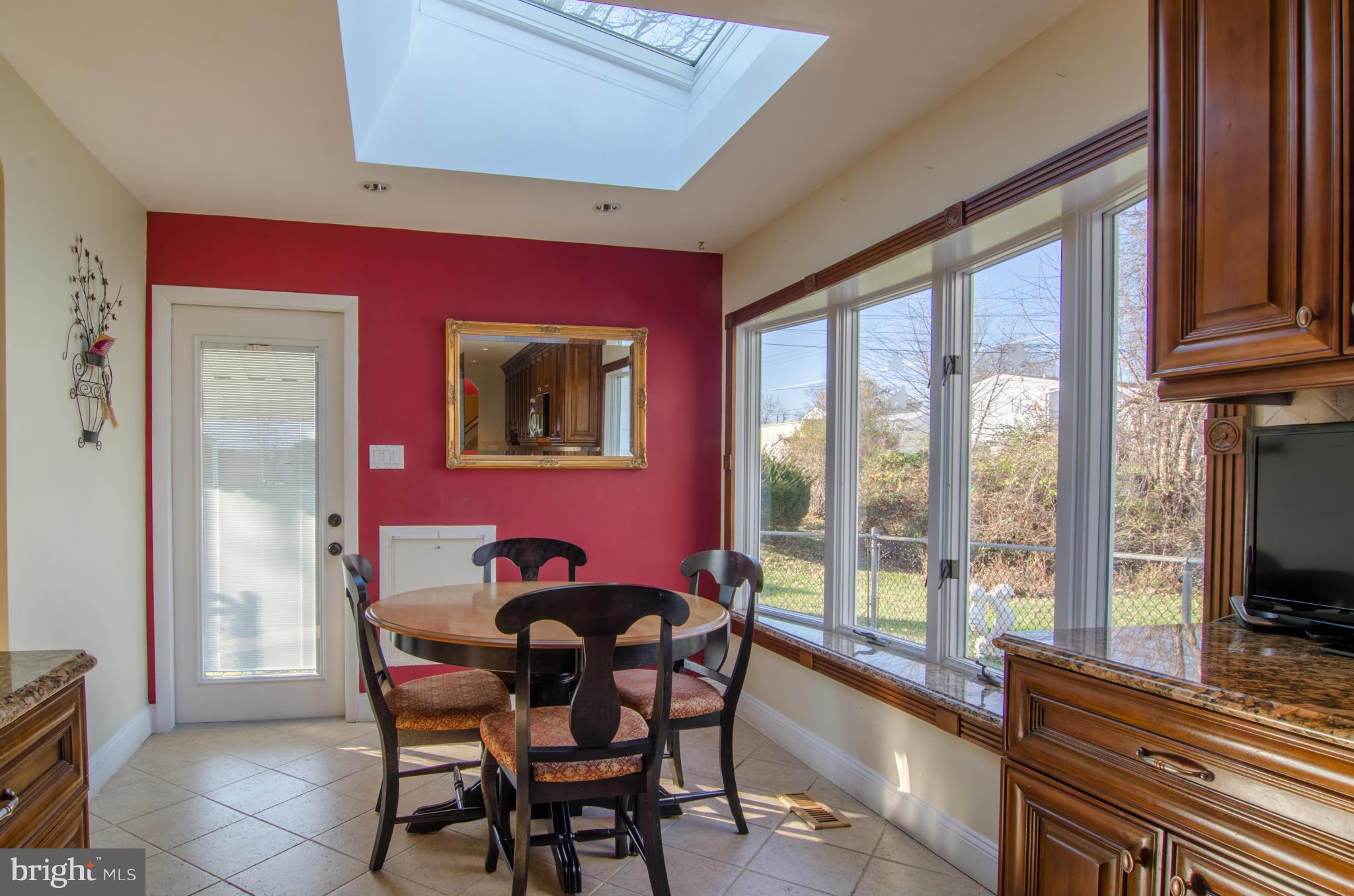 VALLEY STREAM - Residential