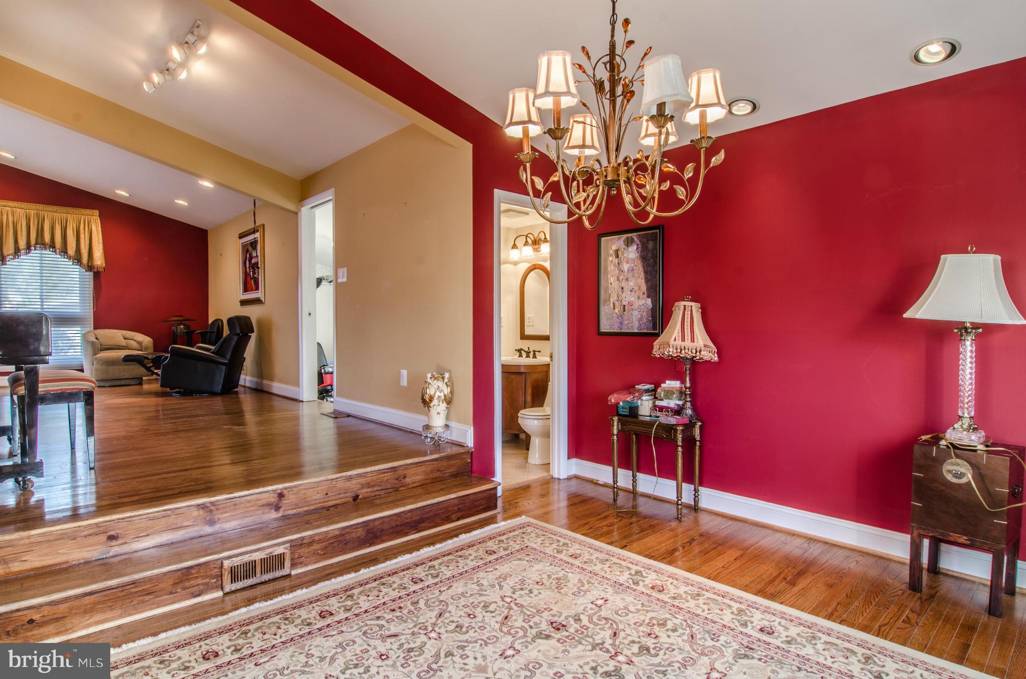 VALLEY STREAM - Residential