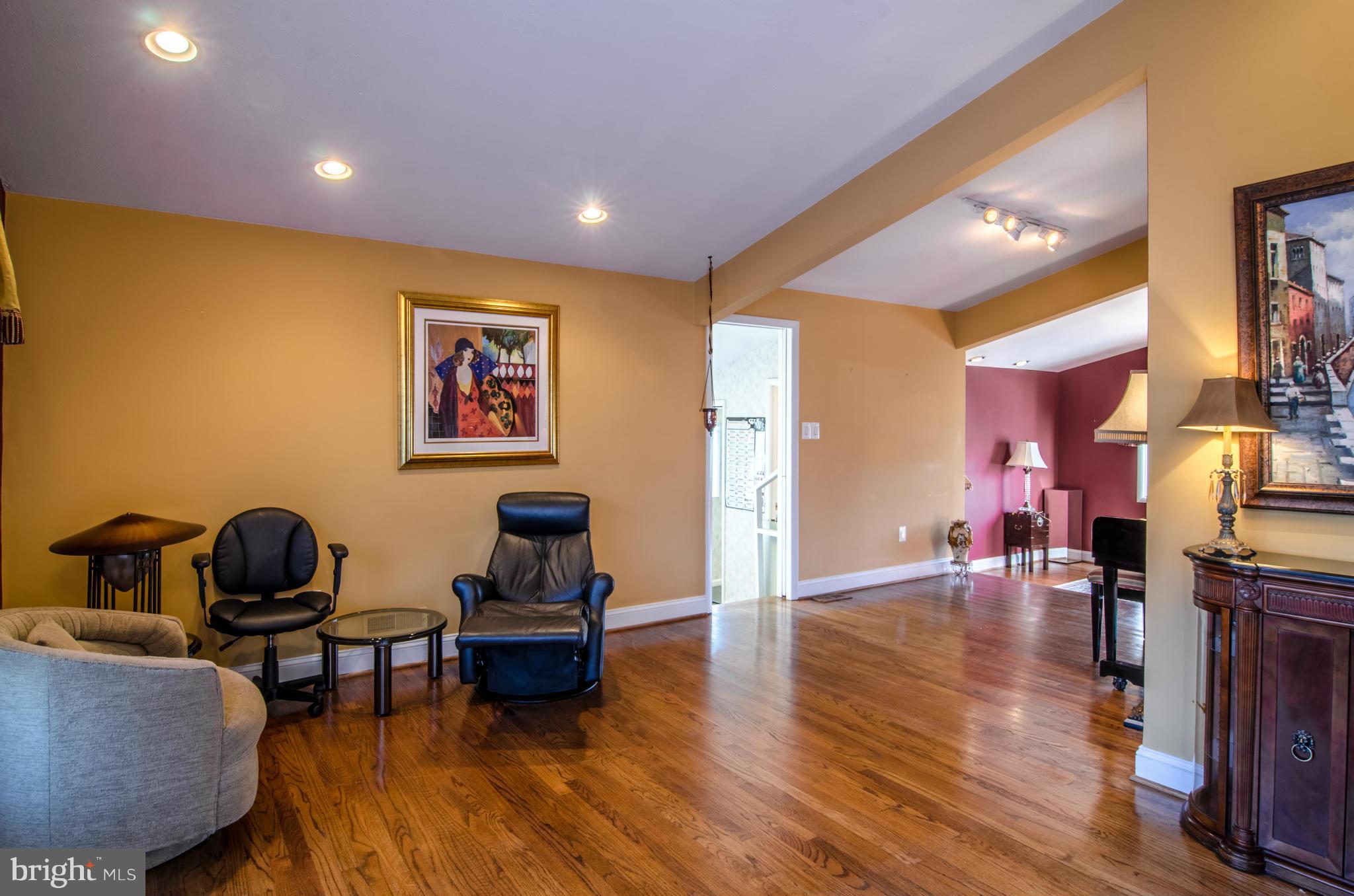 VALLEY STREAM - Residential