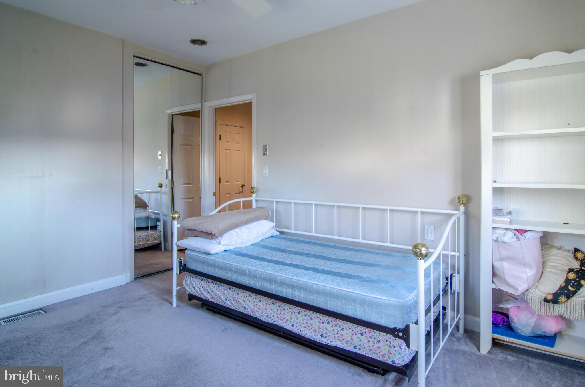 VALLEY STREAM - Residential